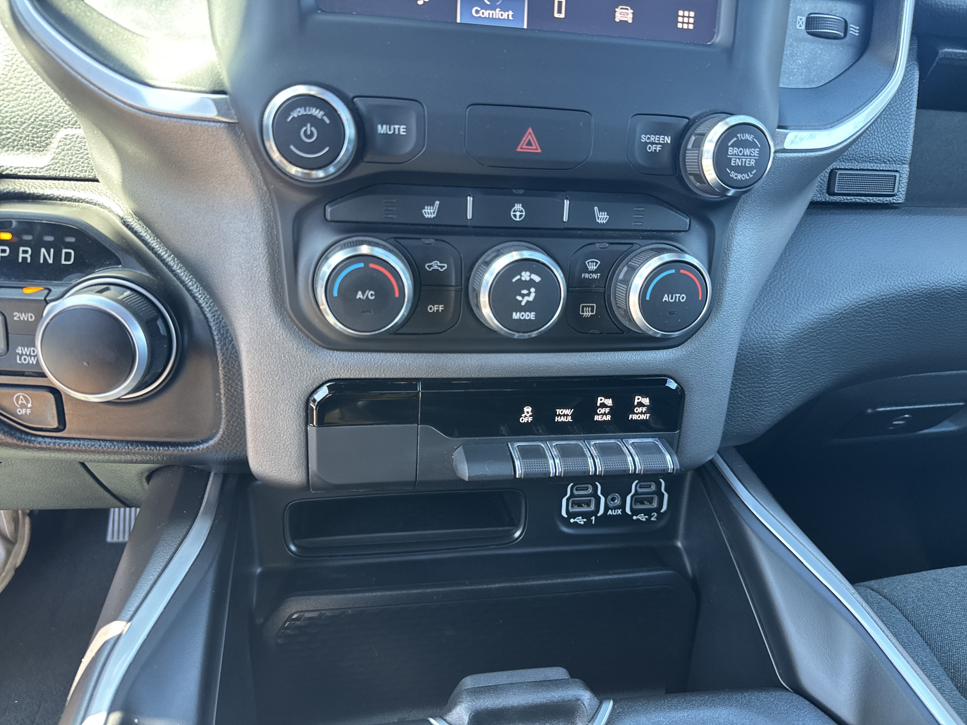 2022 RAM 1500 Big Horn Quad Cab 4x4 6'4" Box