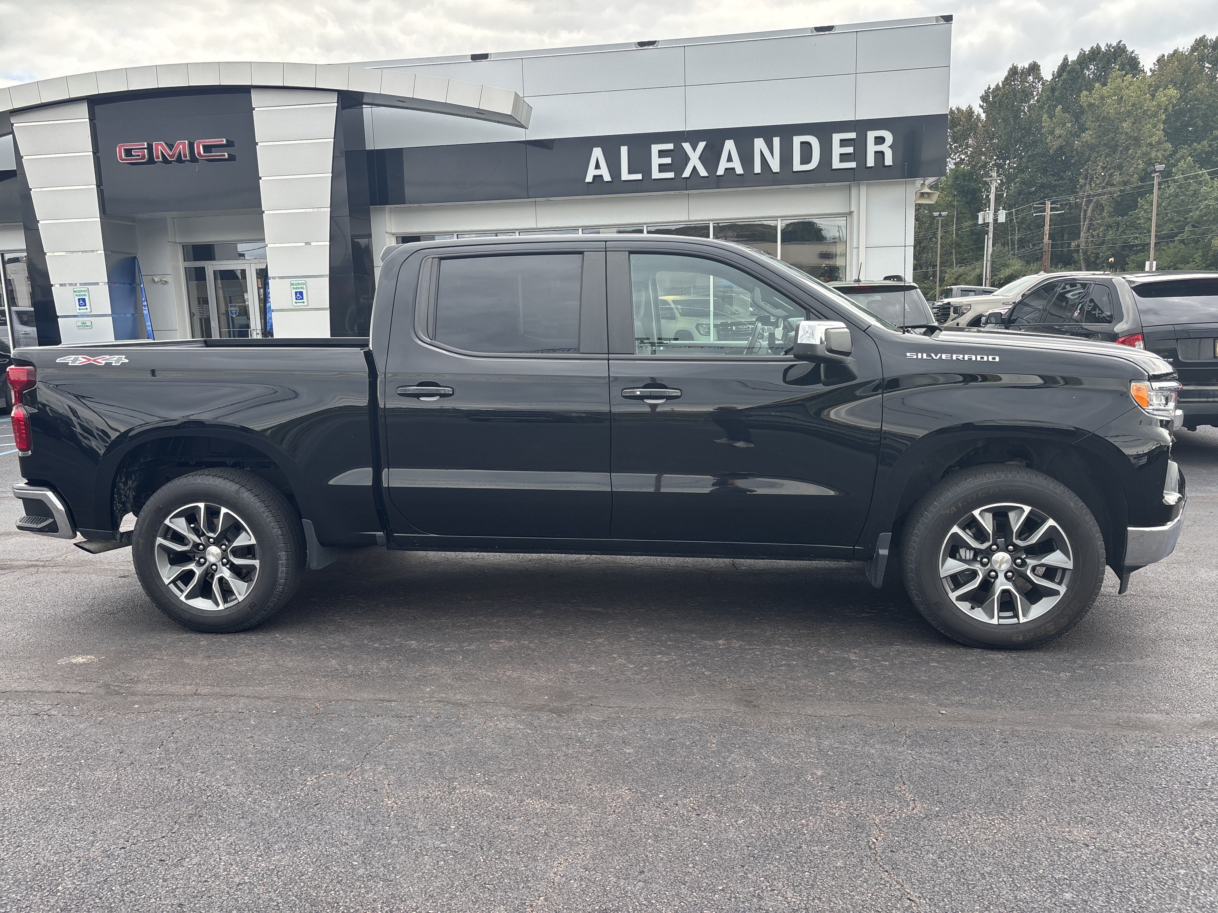 2024 Chevrolet Silverado 1500 LT (2FL)