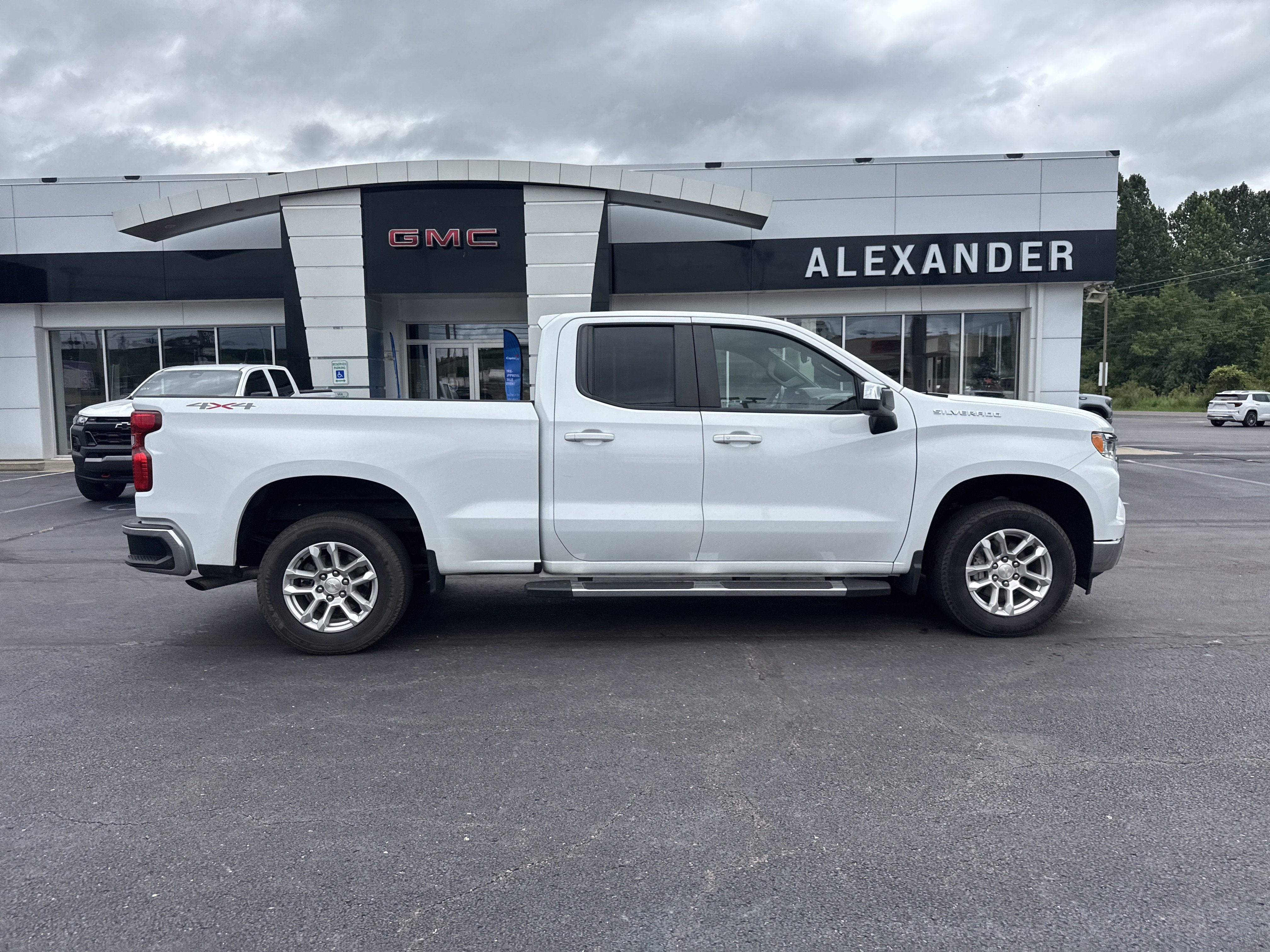 2023 Chevrolet Silverado 1500 LT (2FL)