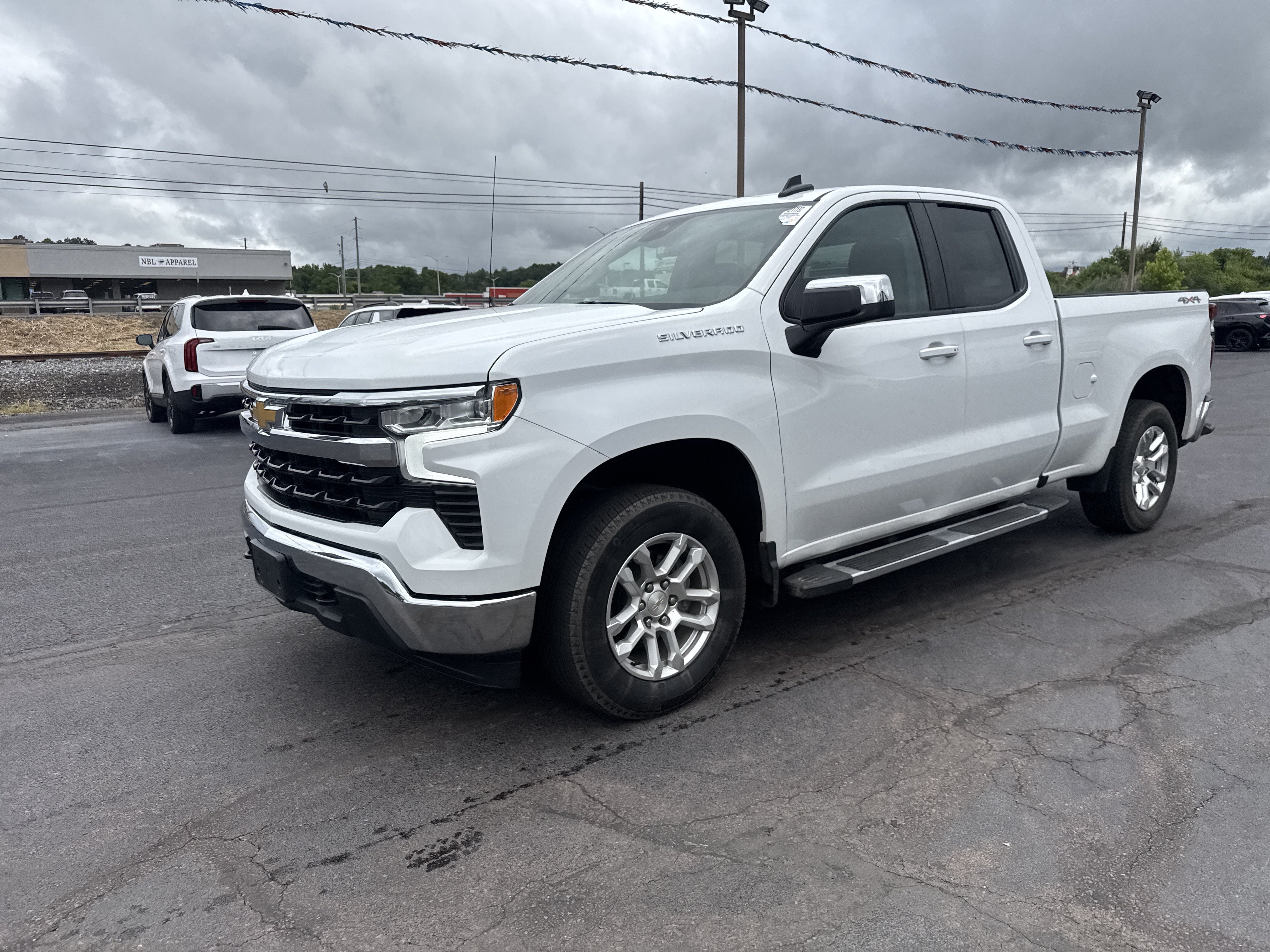 2023 Chevrolet Silverado 1500 LT (2FL)