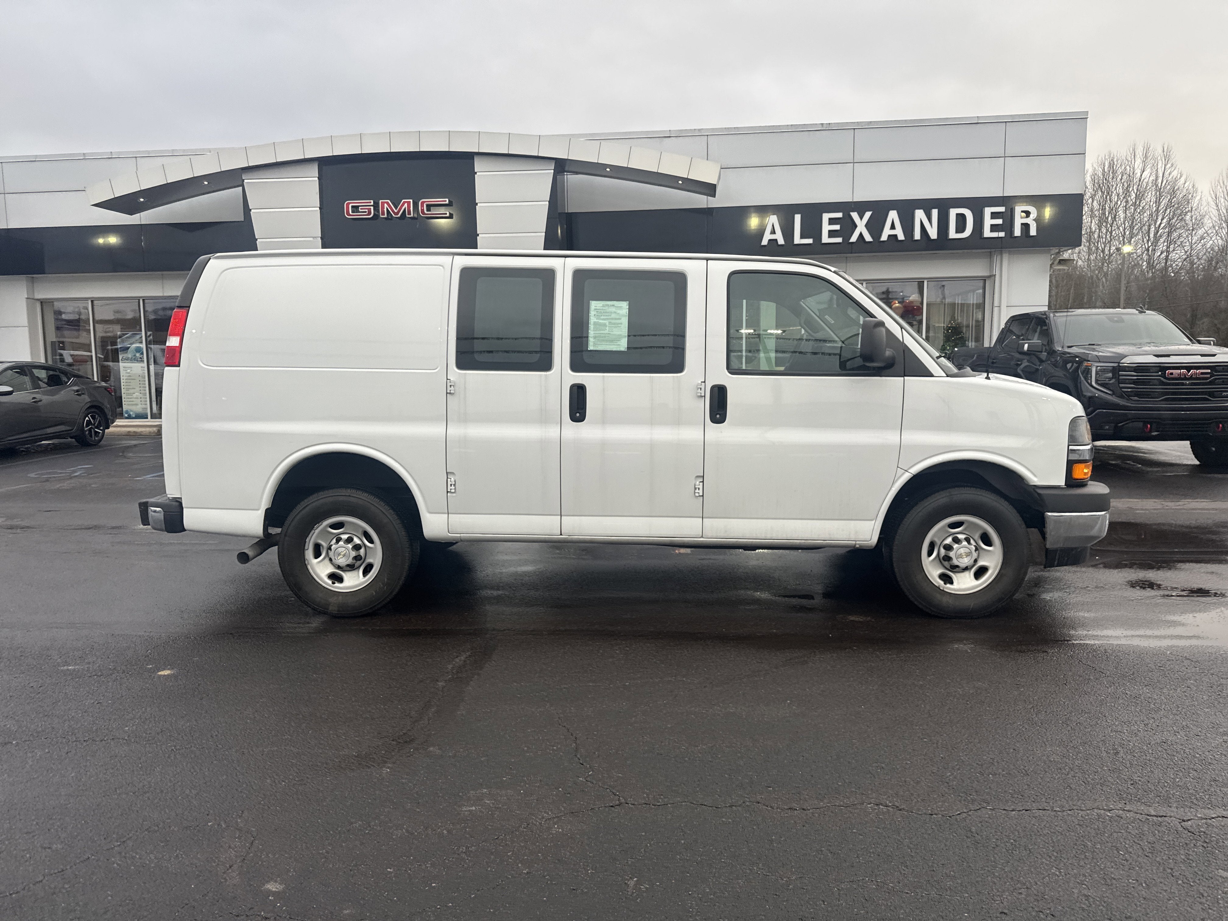 2022 Chevrolet Express Cargo 2500 WT