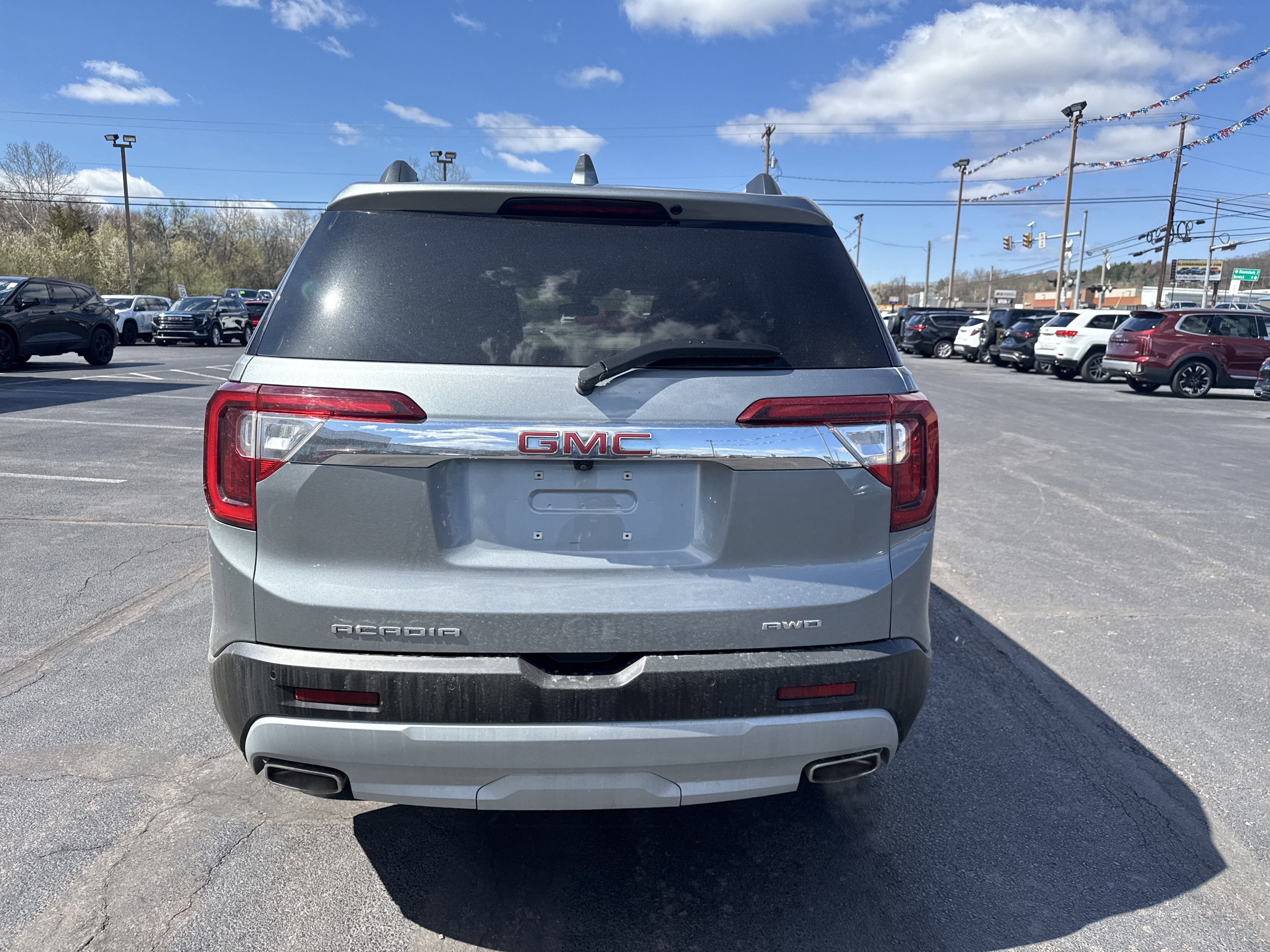 2023 GMC Acadia SLE