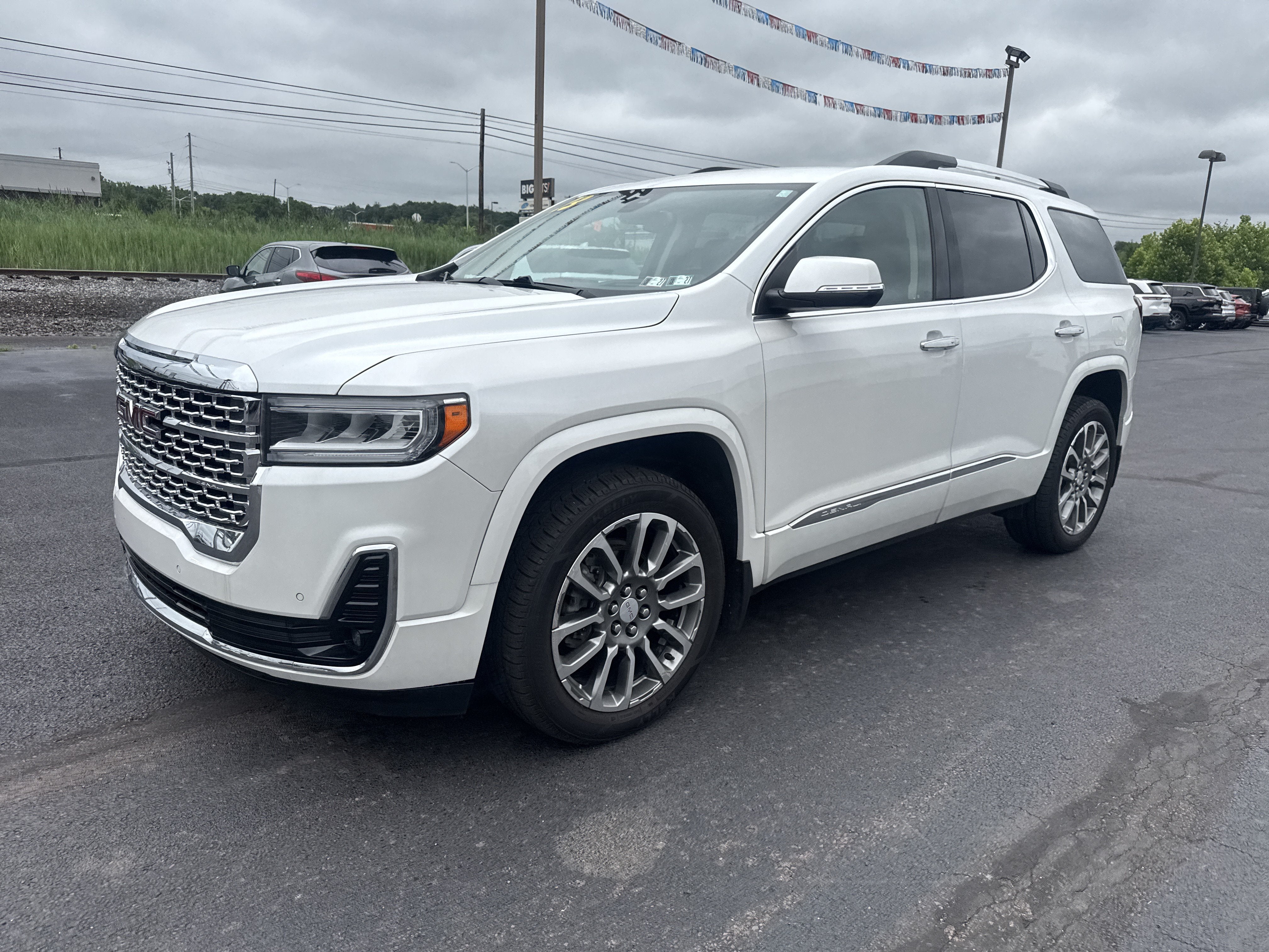 2023 GMC Acadia Denali