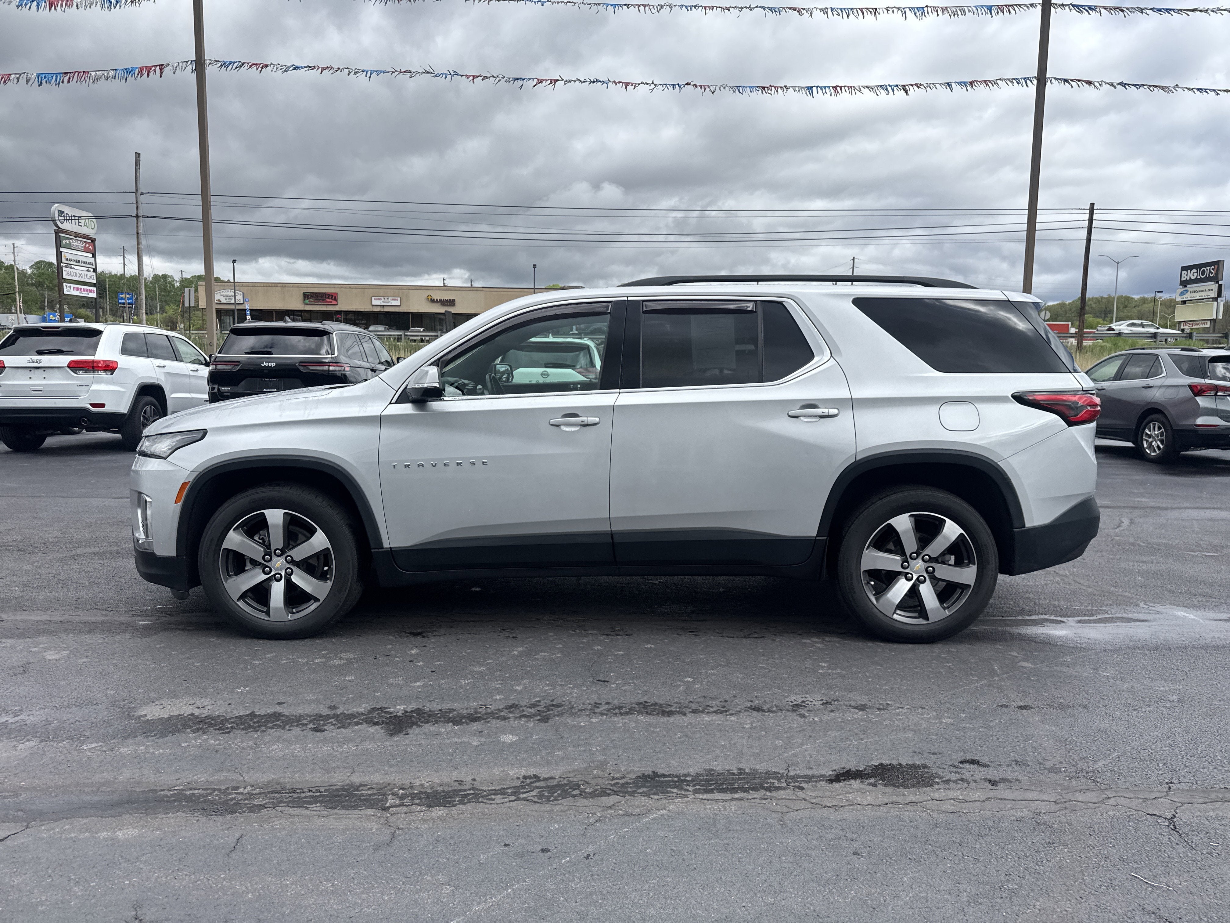 2022 Chevrolet Traverse LT Leather