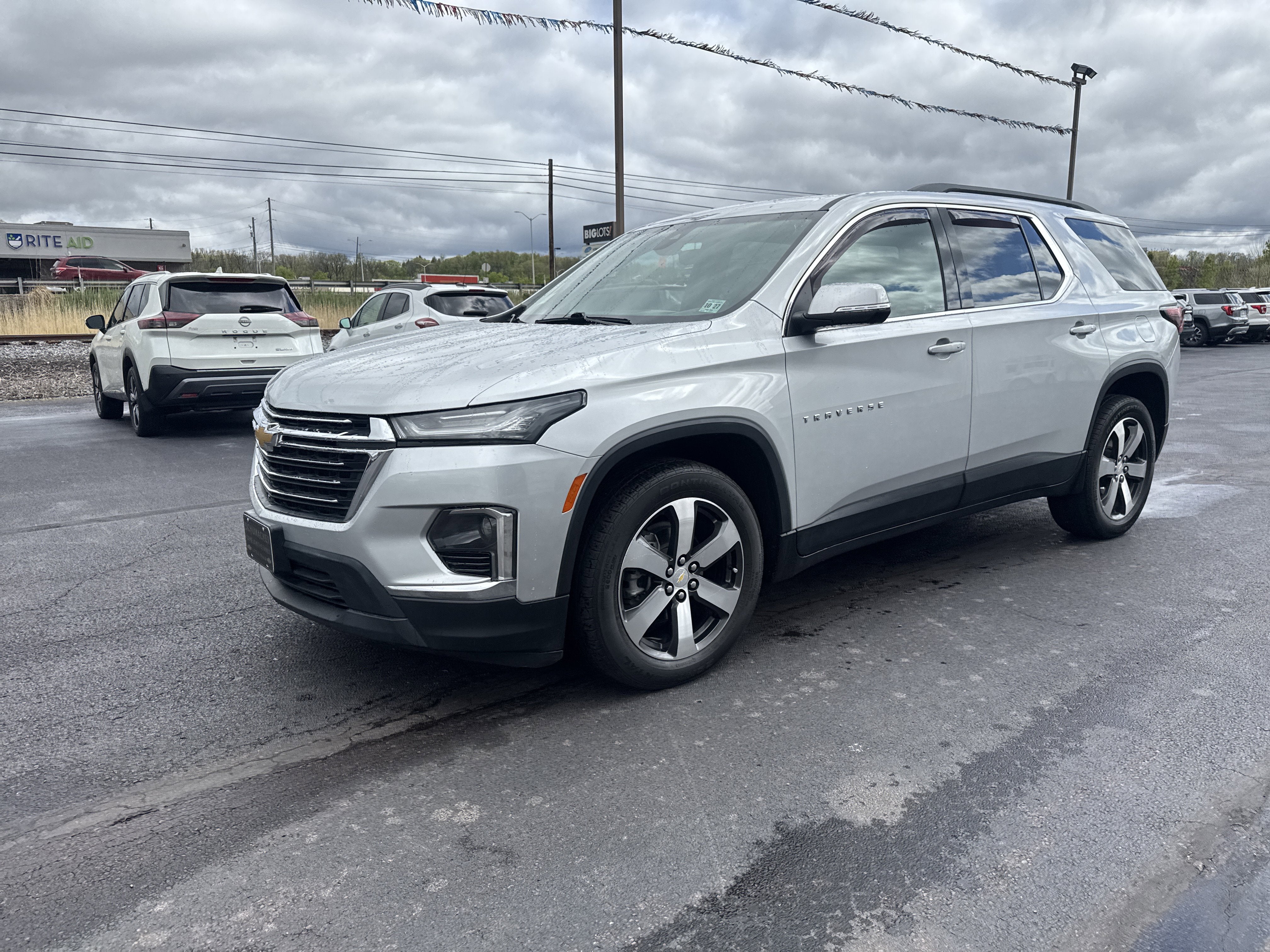 2022 Chevrolet Traverse LT Leather