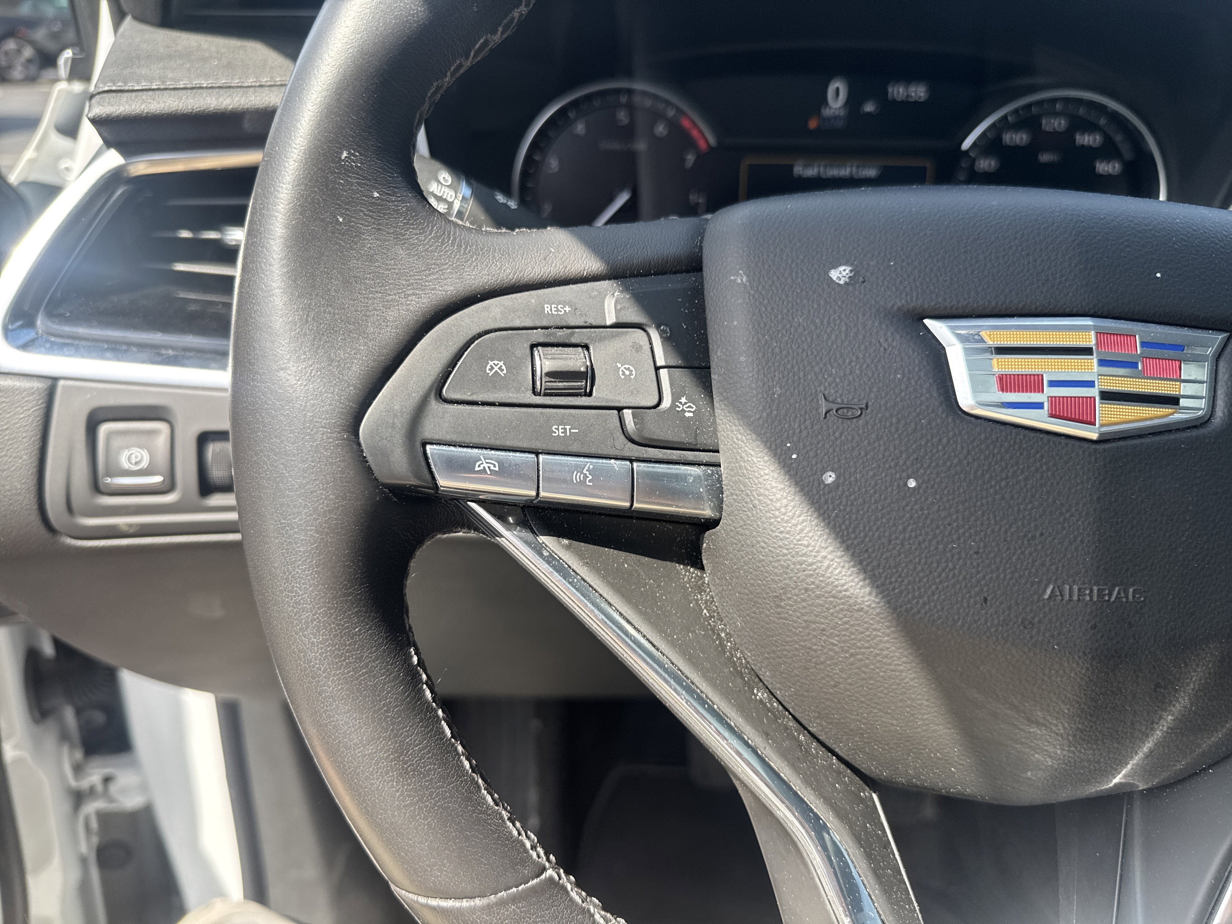 2024 Cadillac XT6 Luxury
