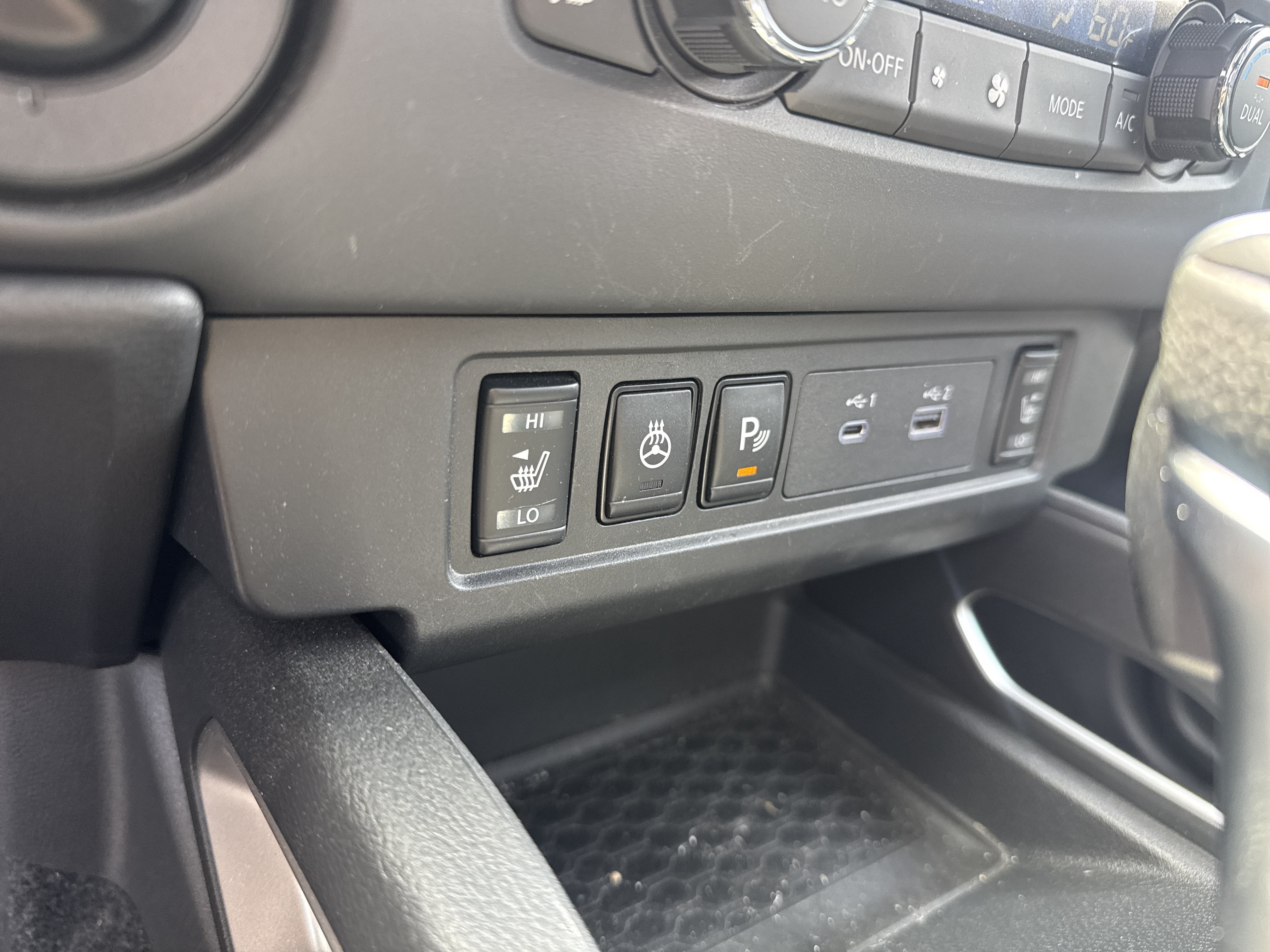 2024 Nissan Frontier SL