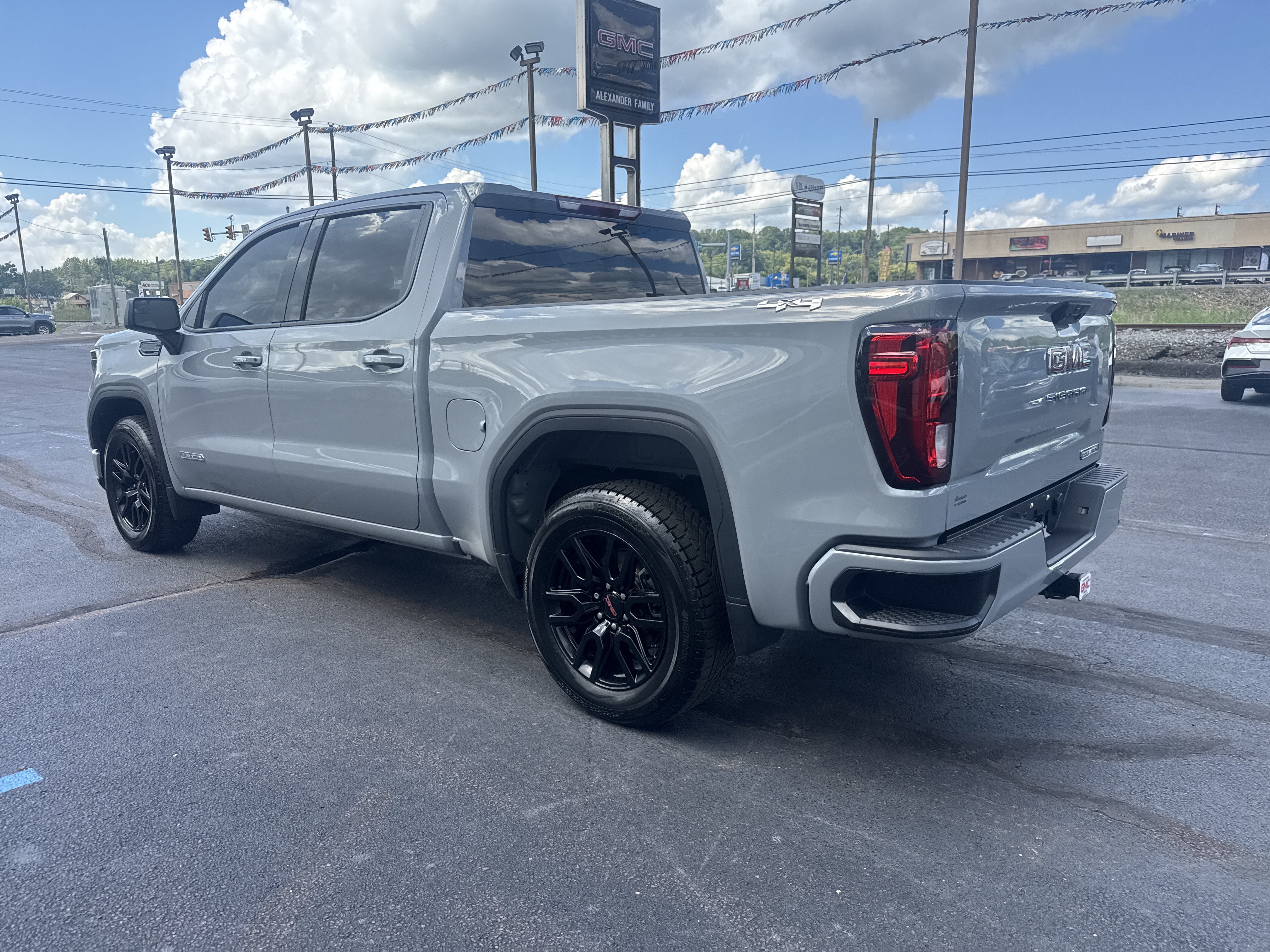 2024 GMC Sierra 1500 Elevation