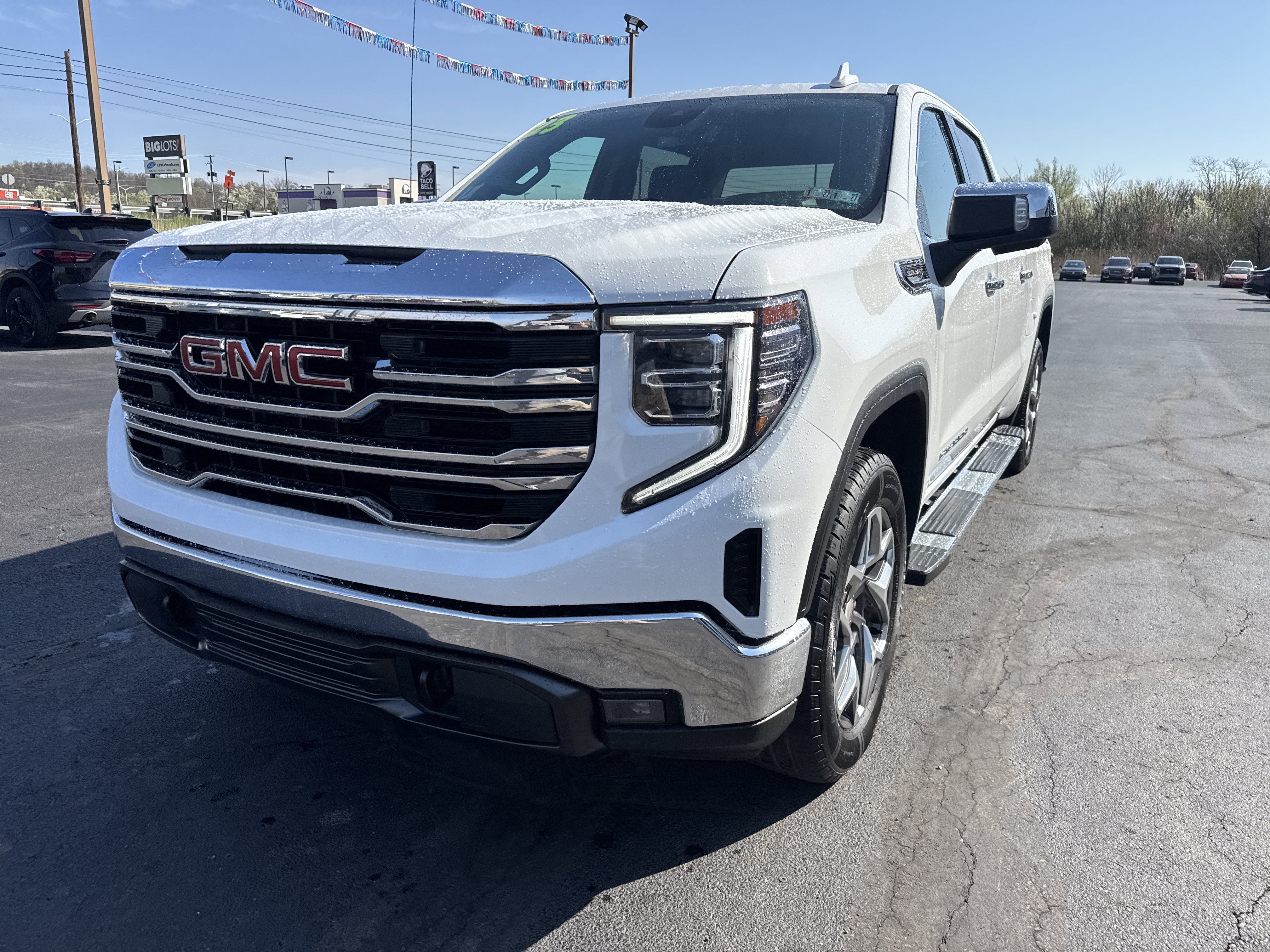 2023 GMC Sierra 1500 SLT