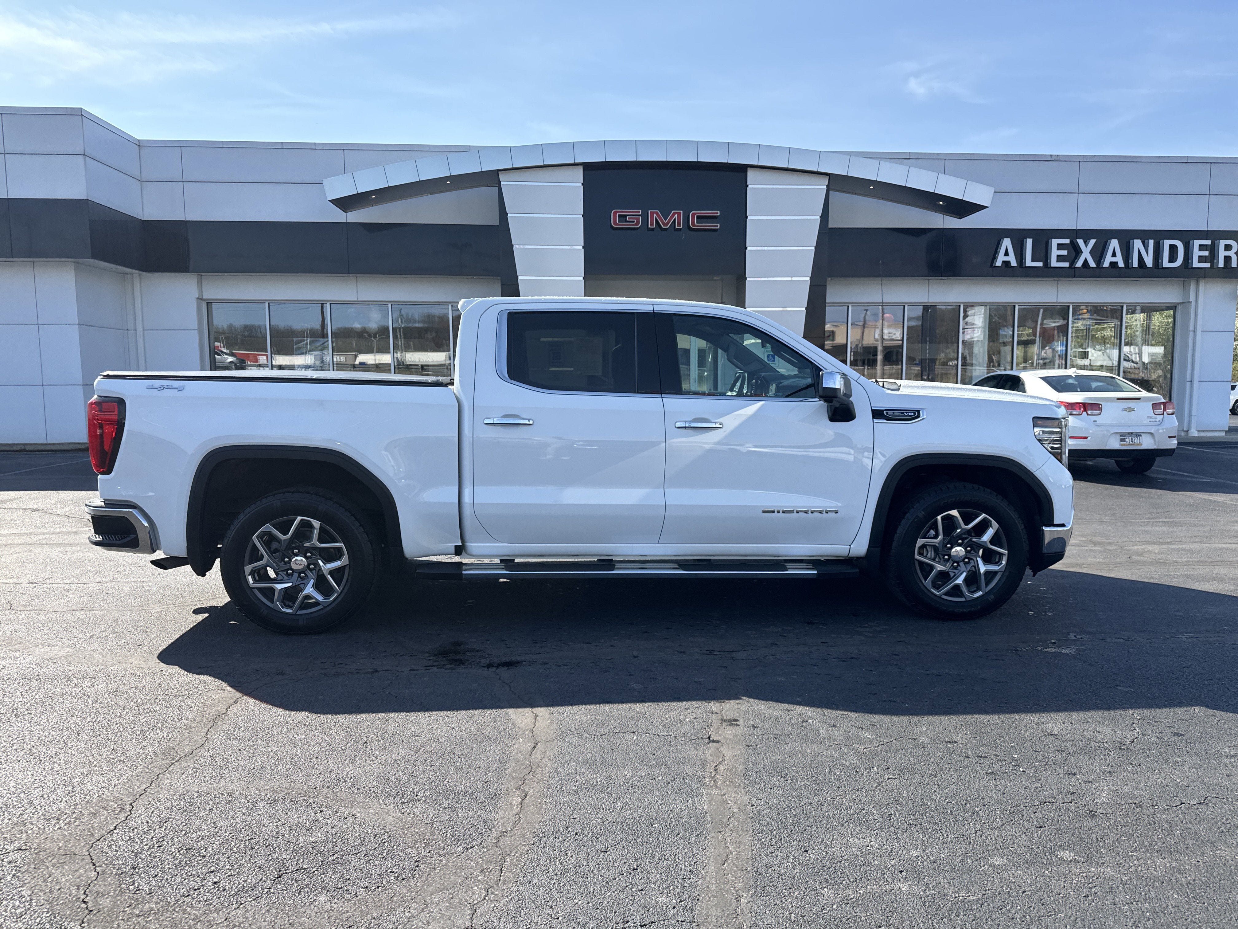 2023 GMC Sierra 1500 SLT