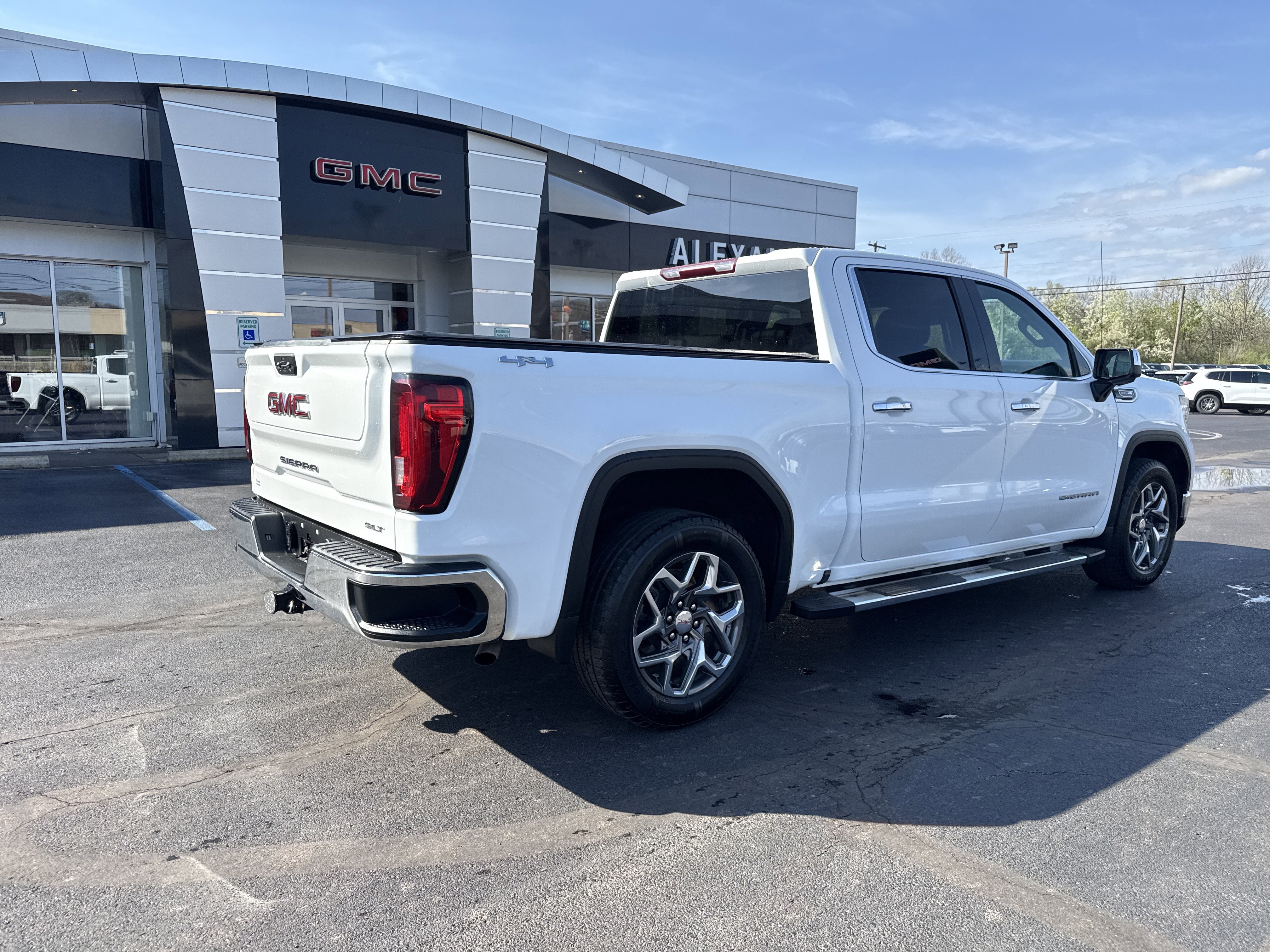 2023 GMC Sierra 1500 SLT