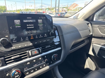 2023 Nissan Pathfinder SL 4WD