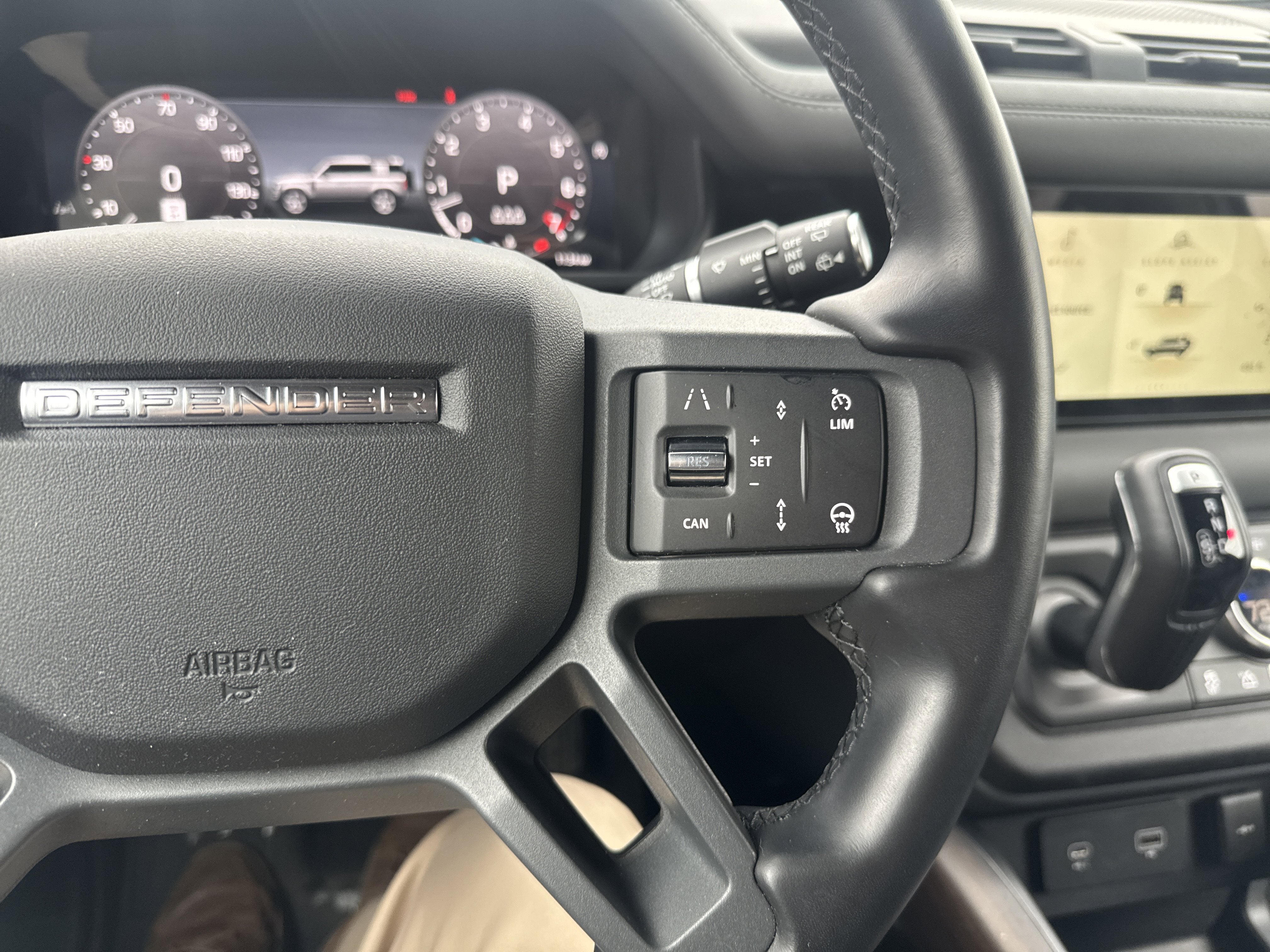 2024 Land Rover Defender X-Dynamic SE