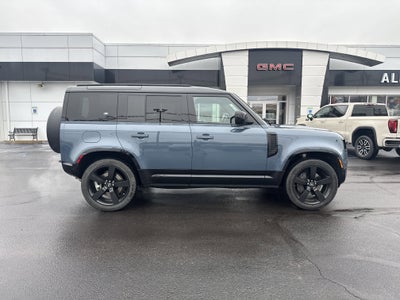 2024 Land Rover Defender X-Dynamic SE