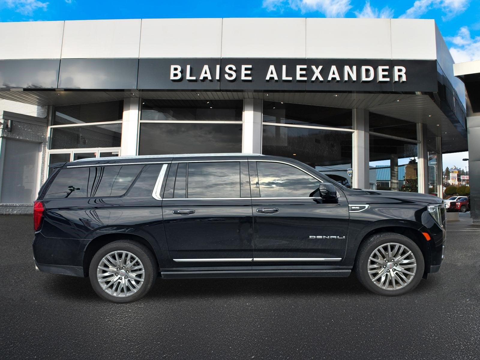 2023 GMC Yukon XL Denali