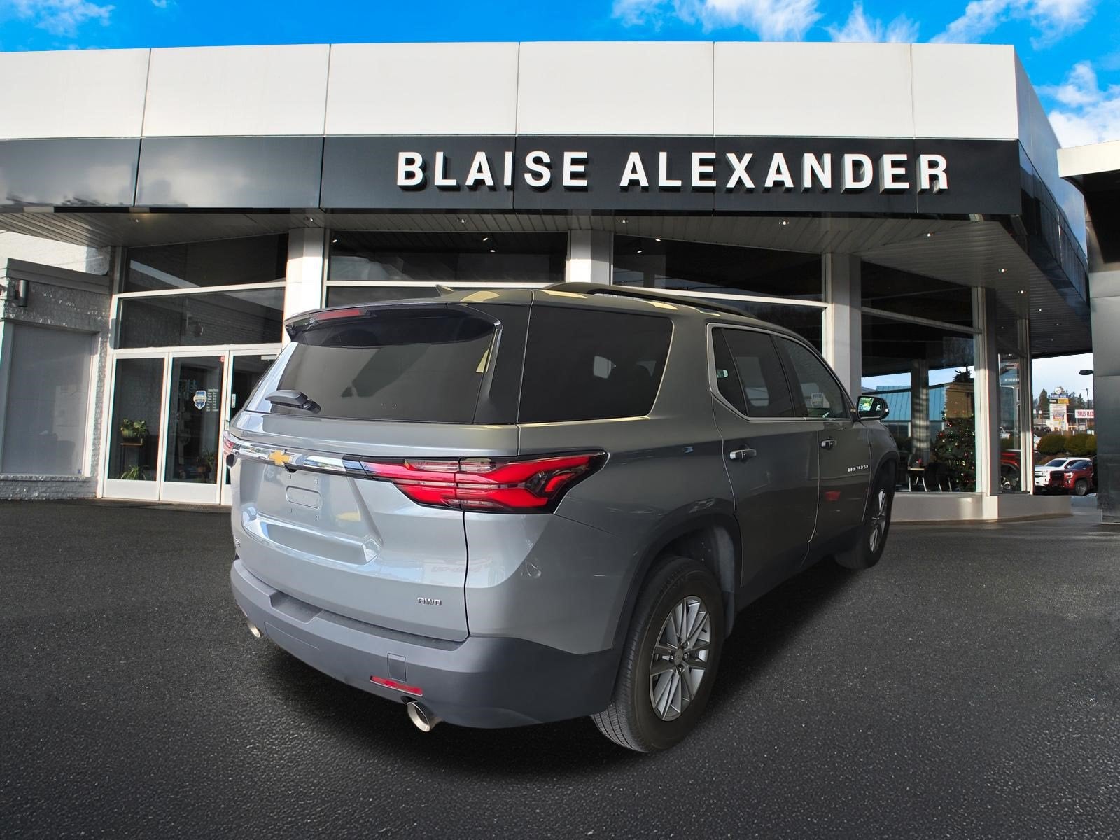 2023 Chevrolet Traverse LT Leather
