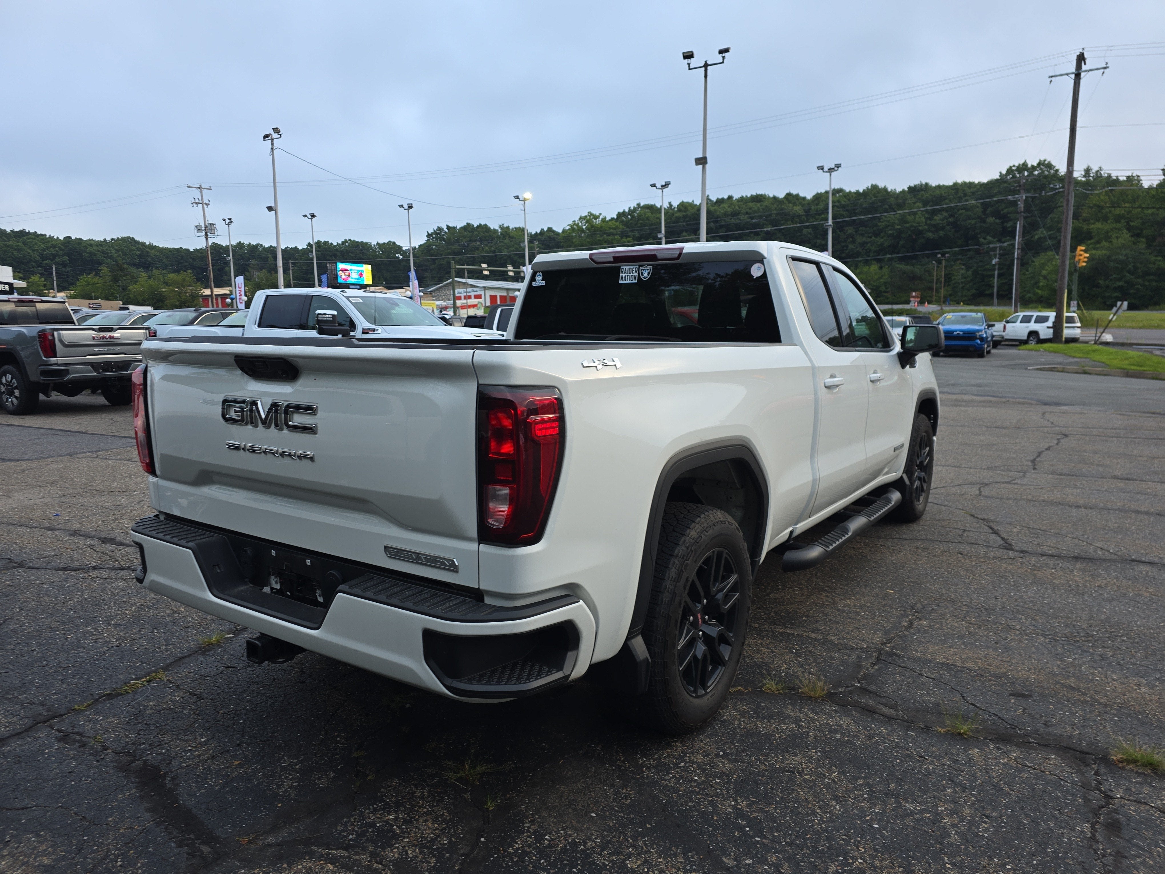2023 GMC Sierra 1500 Elevation