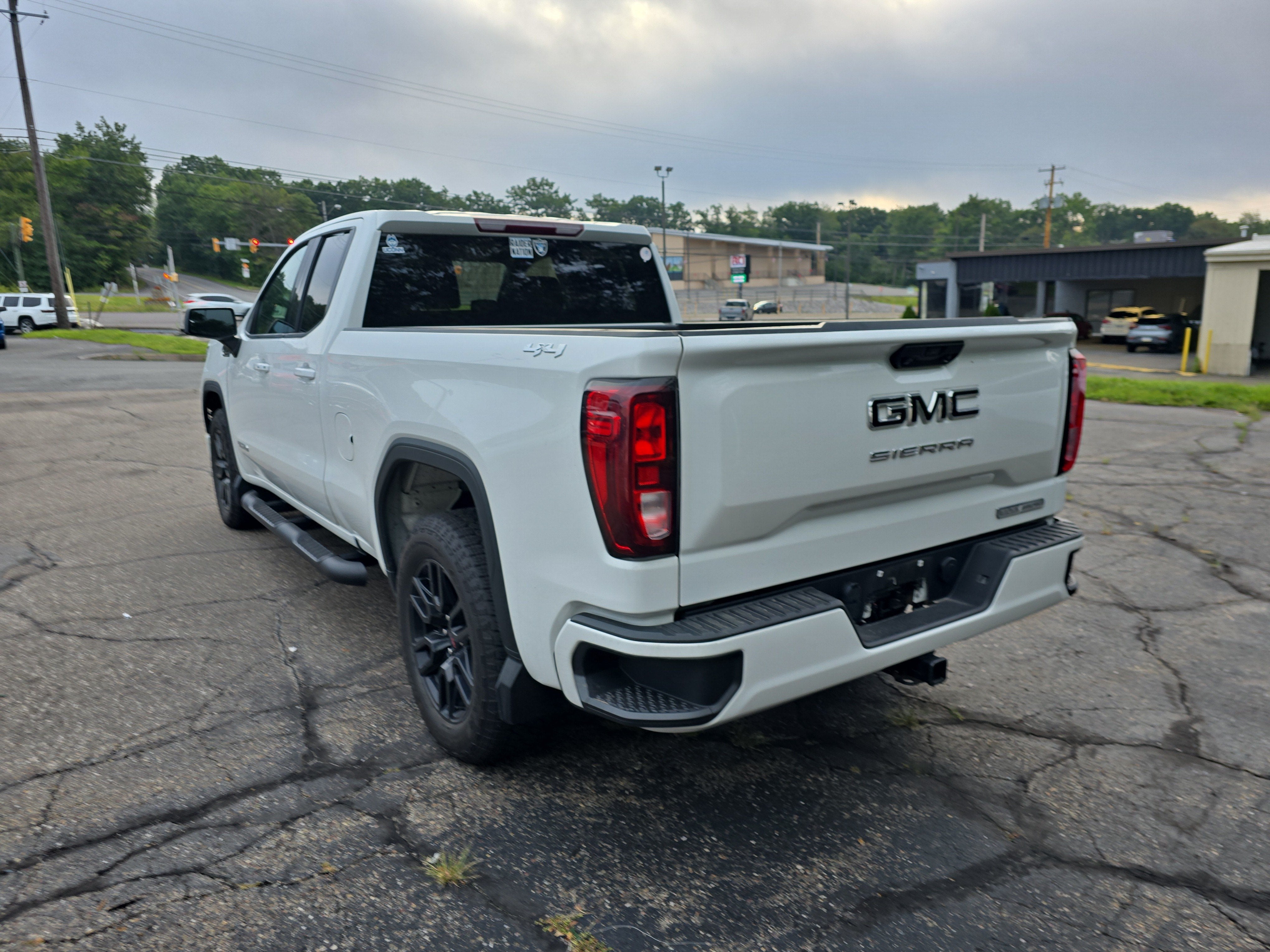 2023 GMC Sierra 1500 Elevation