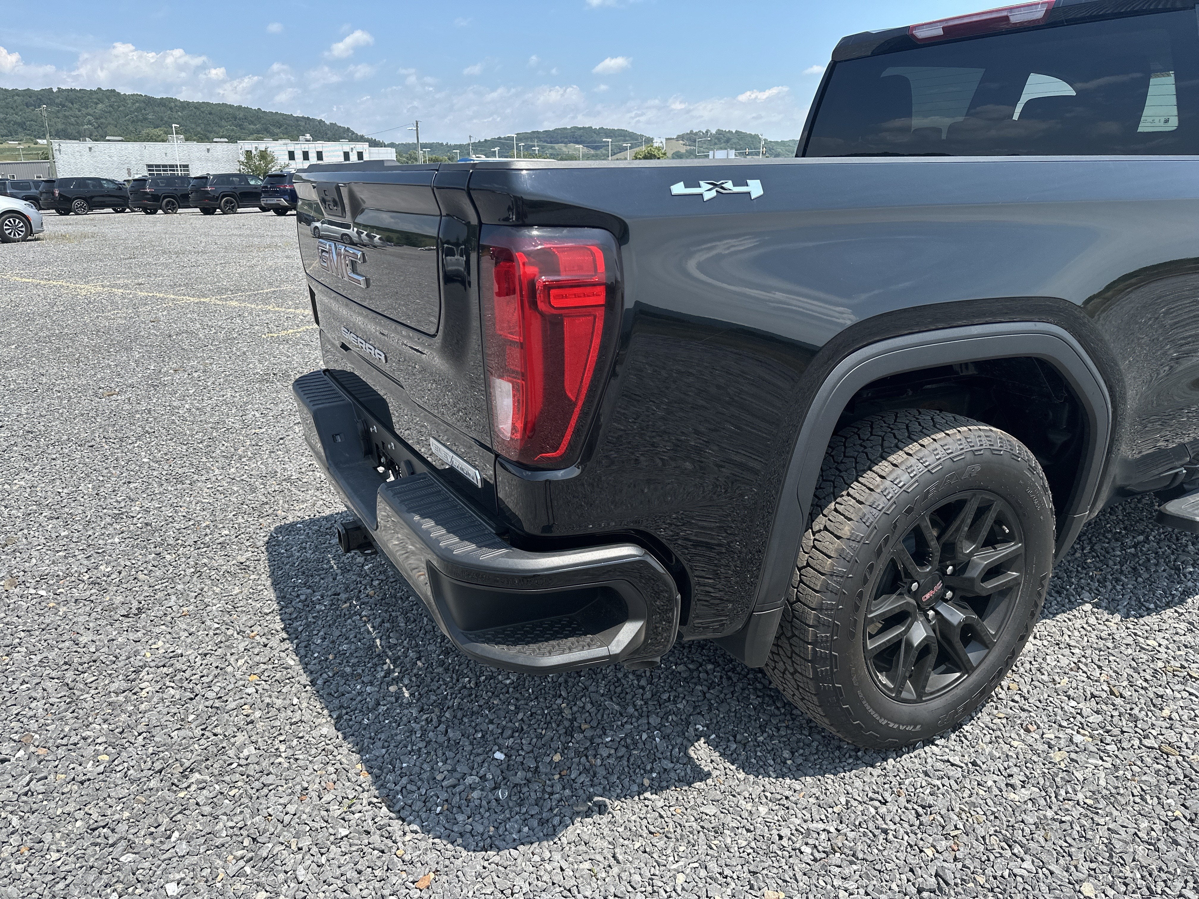 2025 GMC Sierra 1500 Elevation