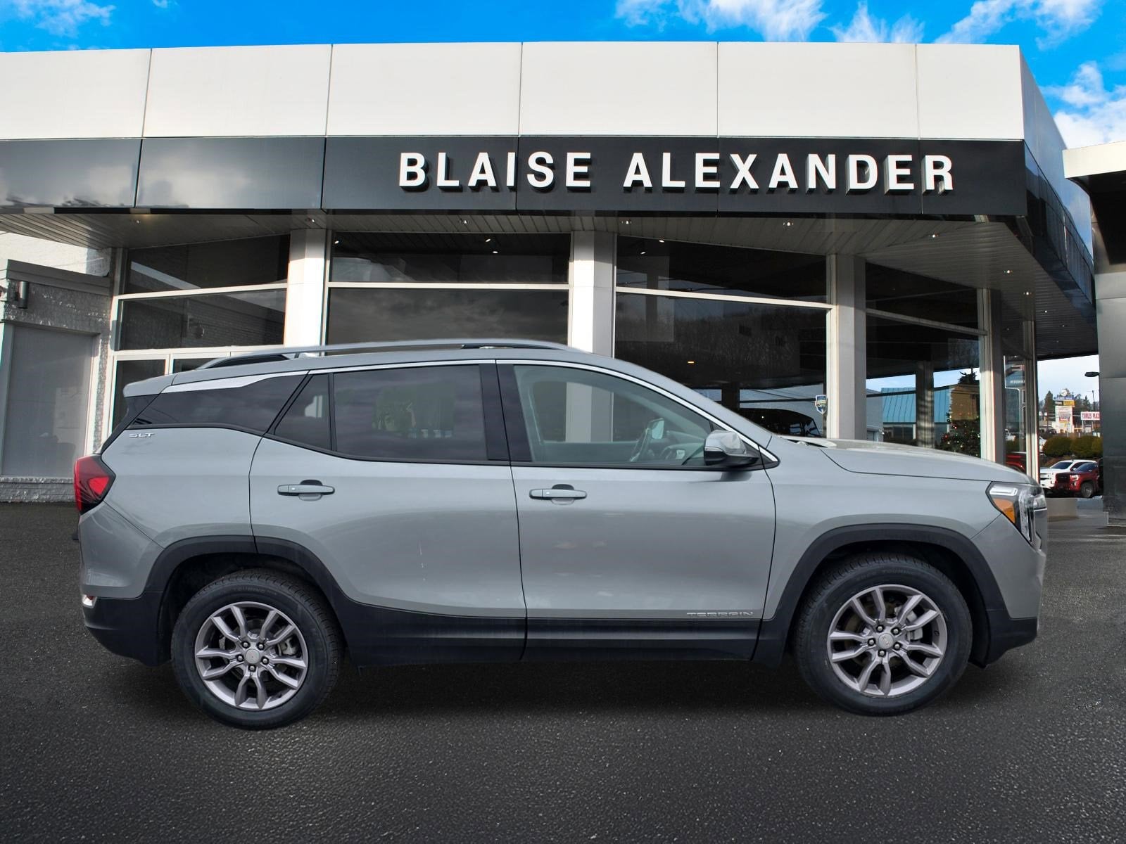 2024 GMC Terrain SLT