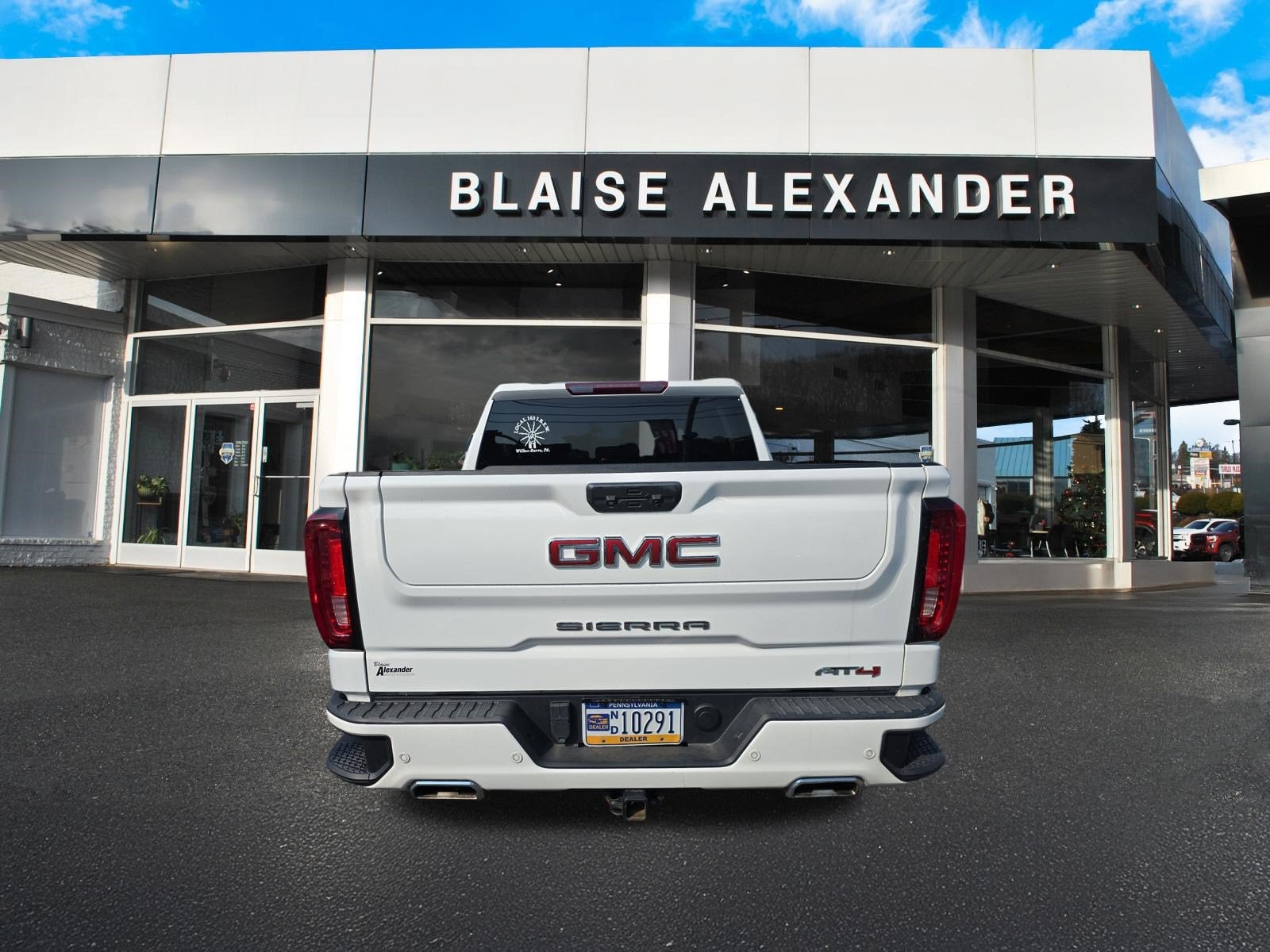 2023 GMC Sierra 1500 AT4