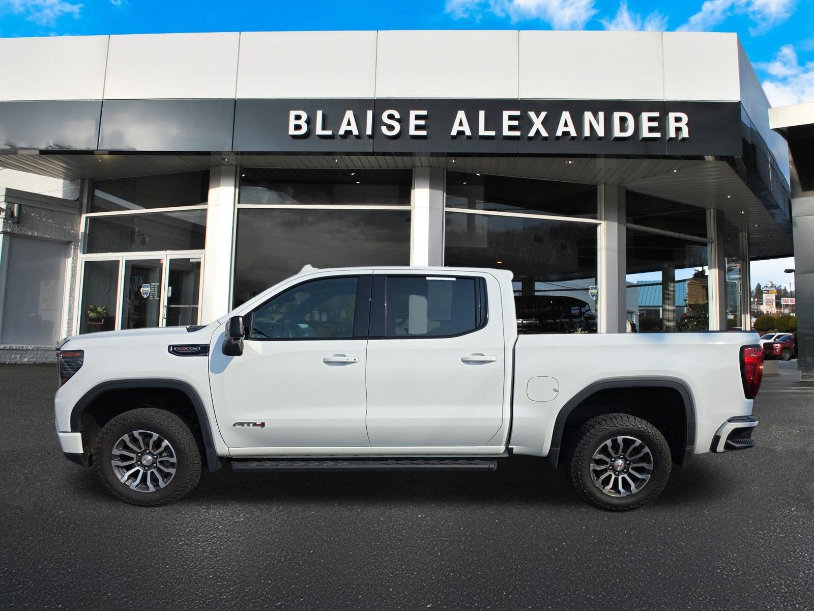2023 GMC Sierra 1500 AT4