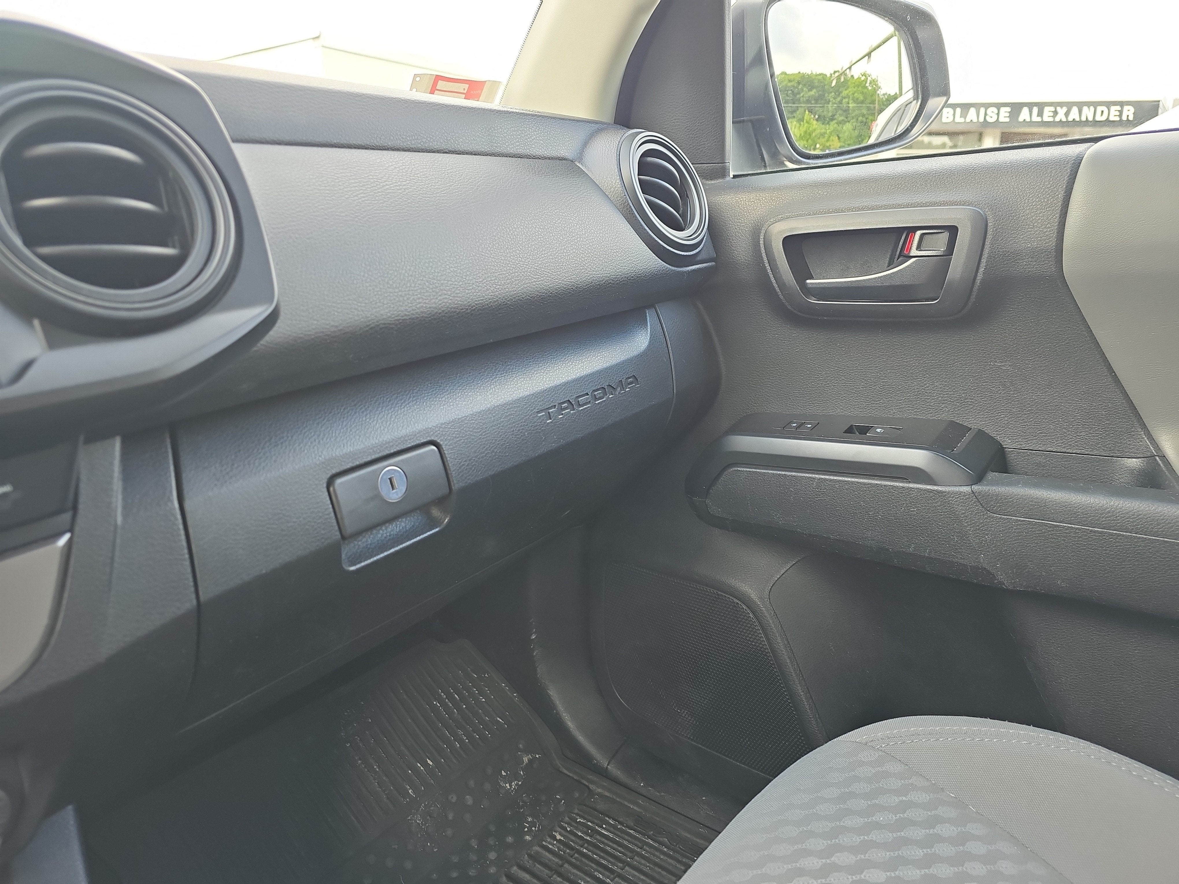 2022 Toyota Tacoma 4WD SR