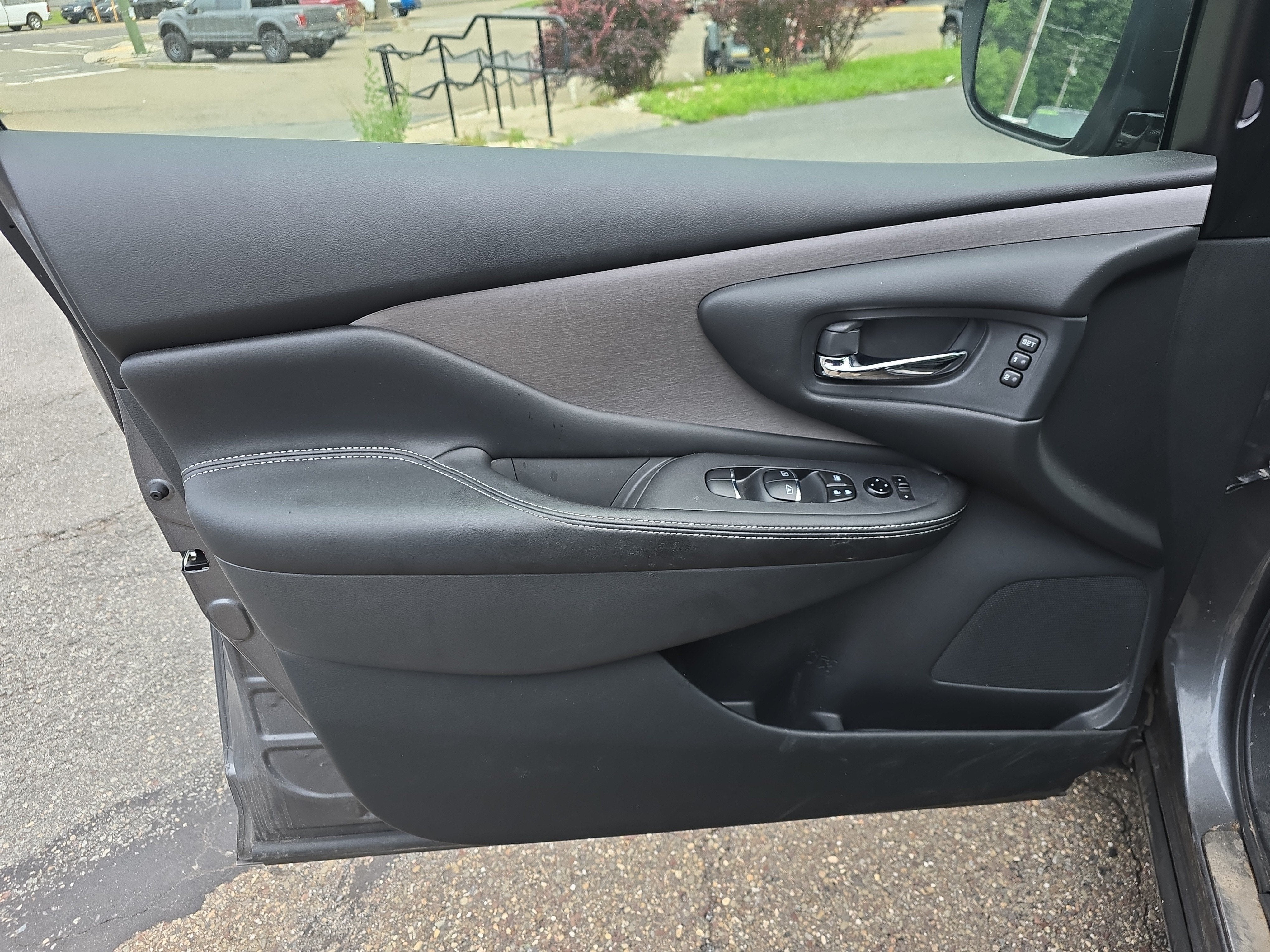 2023 Nissan Murano SL