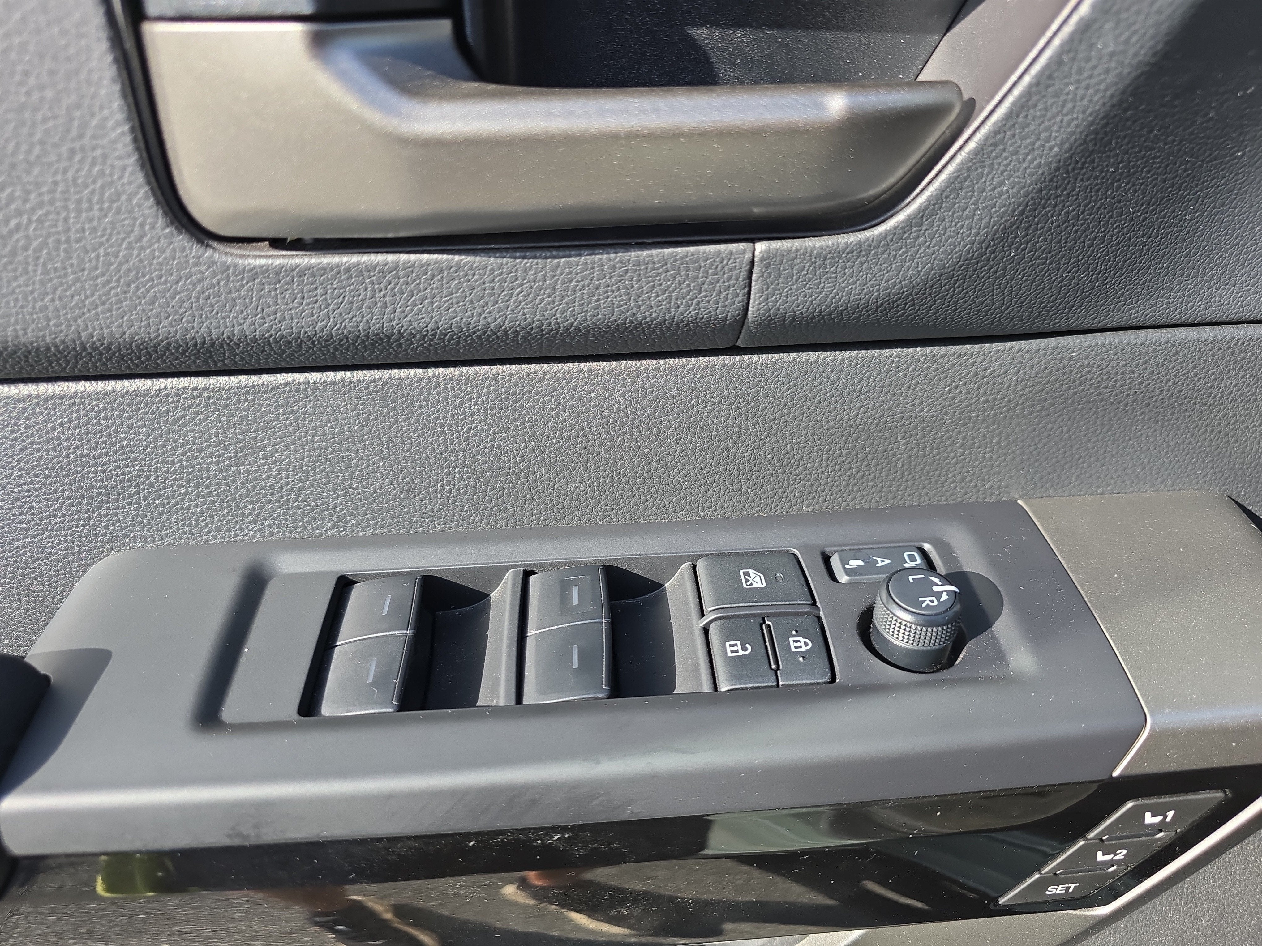 2025 Toyota Tundra 4WD SR5
