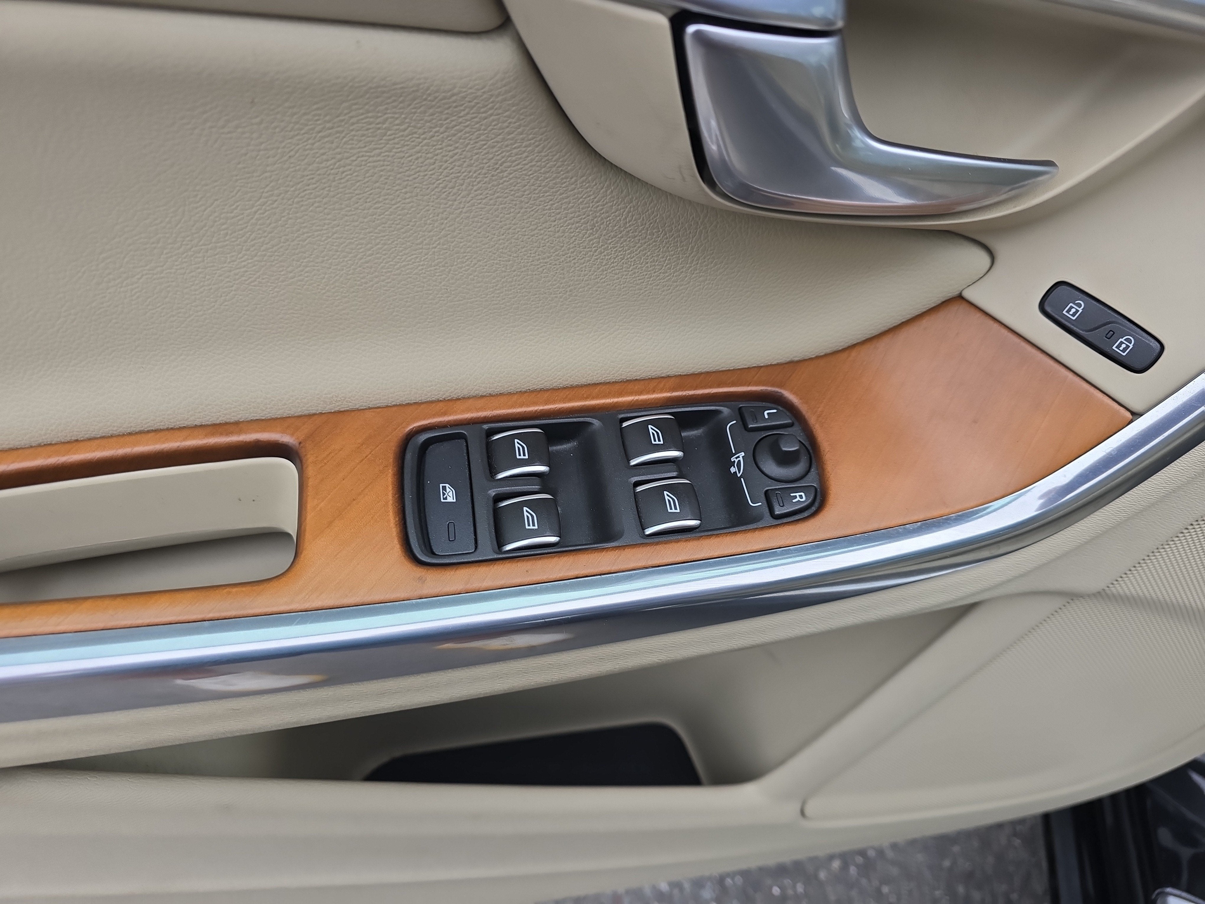 2016 Volvo S60 Inscription T5 Drive-E Platinum