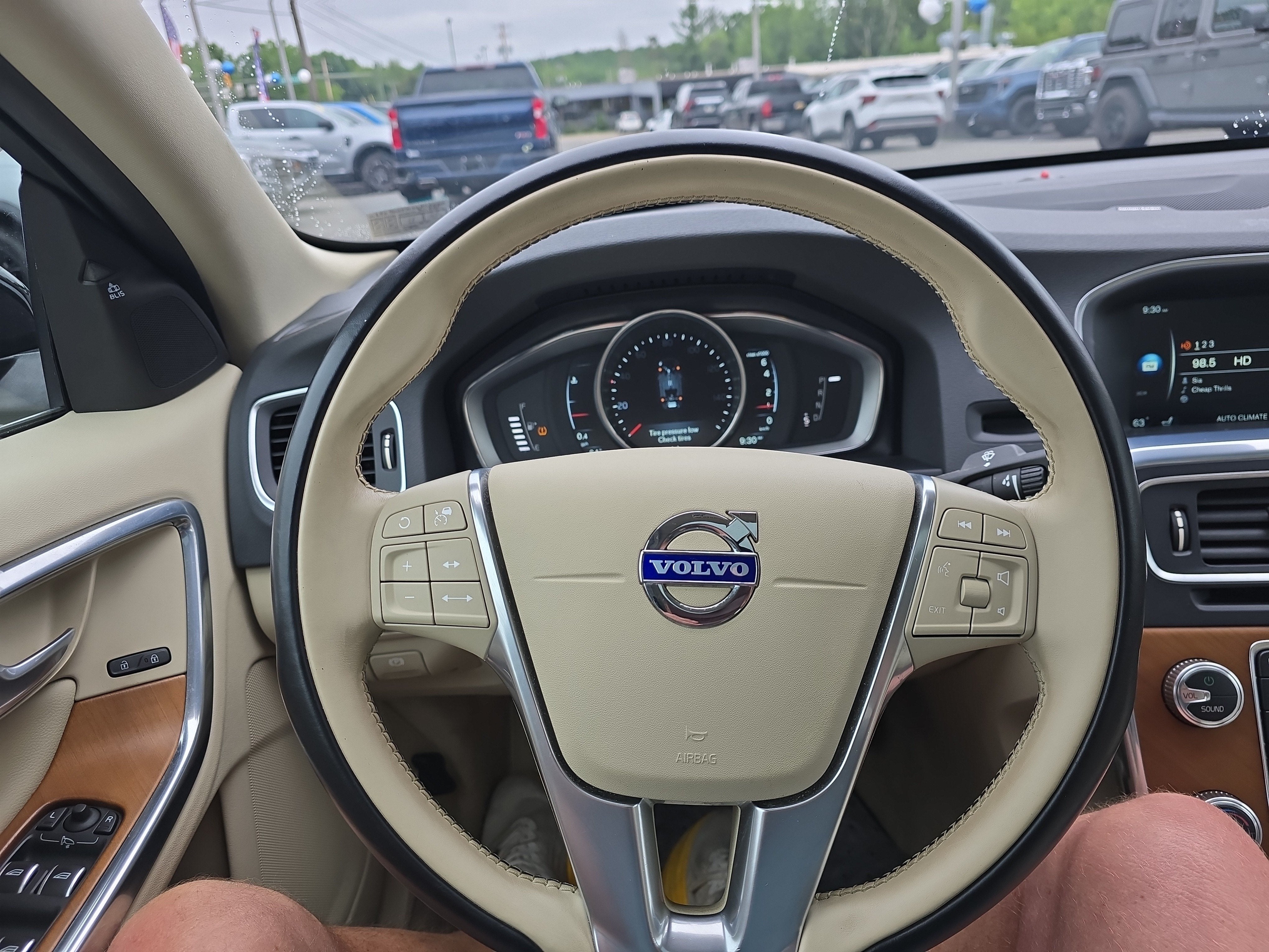 2016 Volvo S60 Inscription T5 Drive-E Platinum