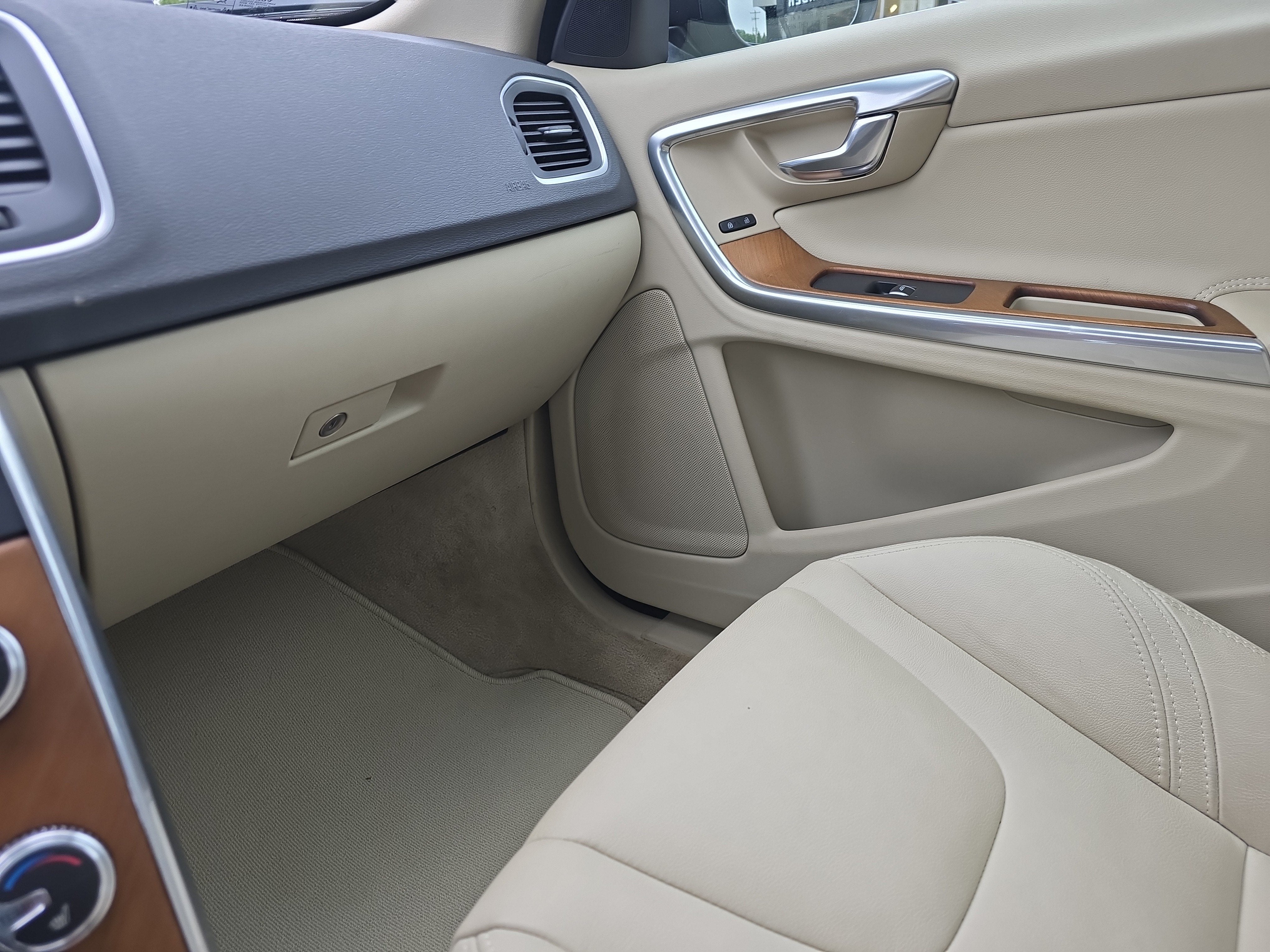 2016 Volvo S60 Inscription T5 Drive-E Platinum