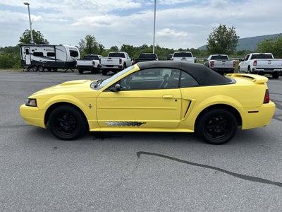2003 Ford Mustang Deluxe