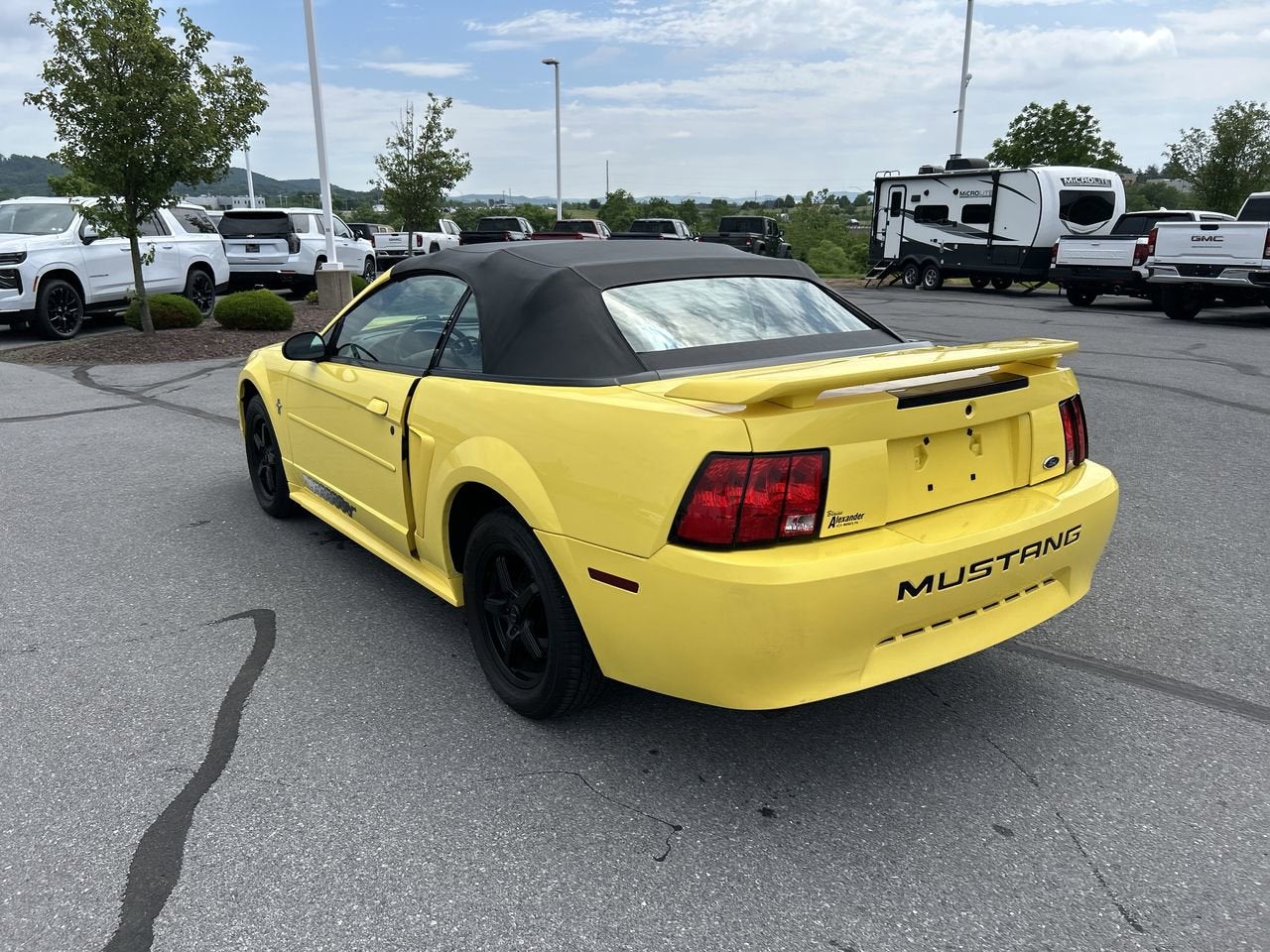 2003 Ford Mustang Deluxe