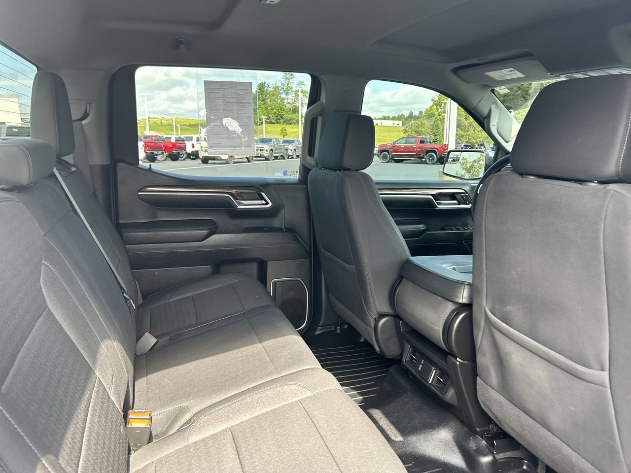 2024 Chevrolet Silverado 1500 LT (2FL)