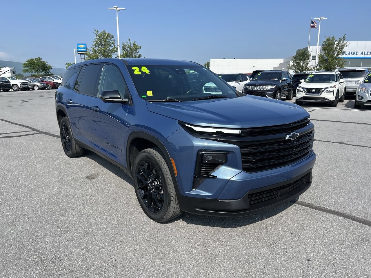2024 Chevrolet Traverse LS
