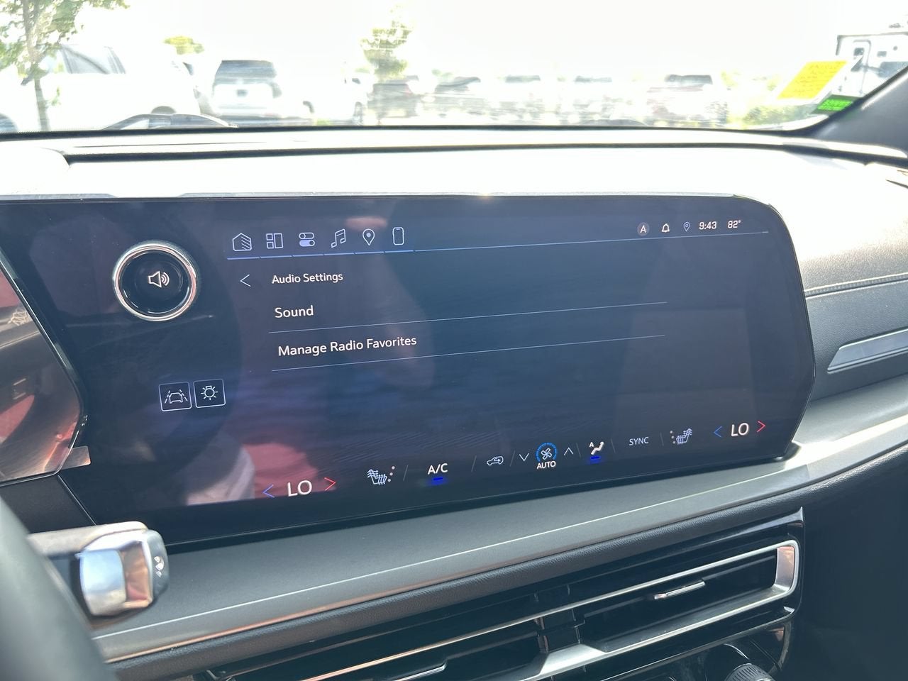2024 Chevrolet Traverse LS