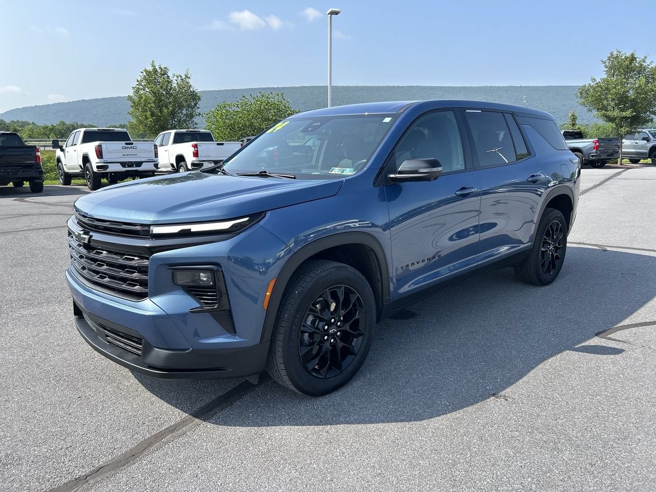 2024 Chevrolet Traverse LS