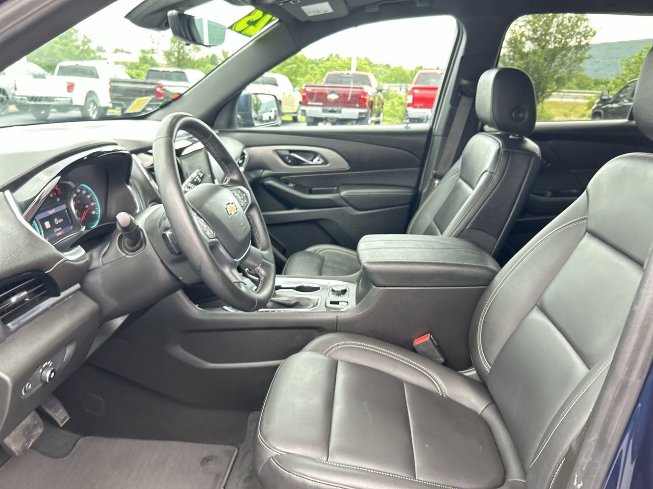2023 Chevrolet Traverse LT Leather