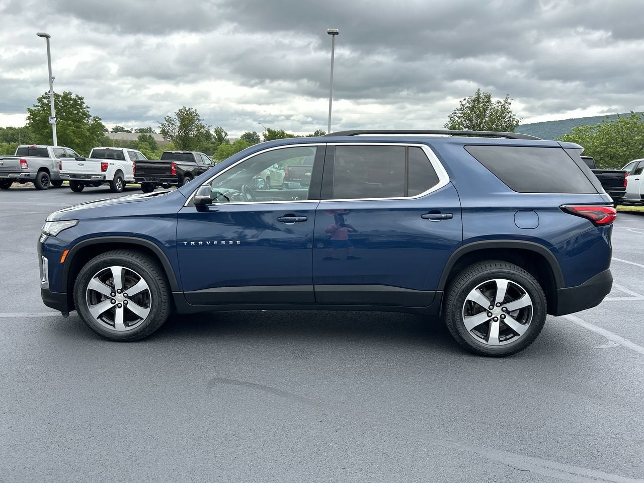 2023 Chevrolet Traverse LT Leather