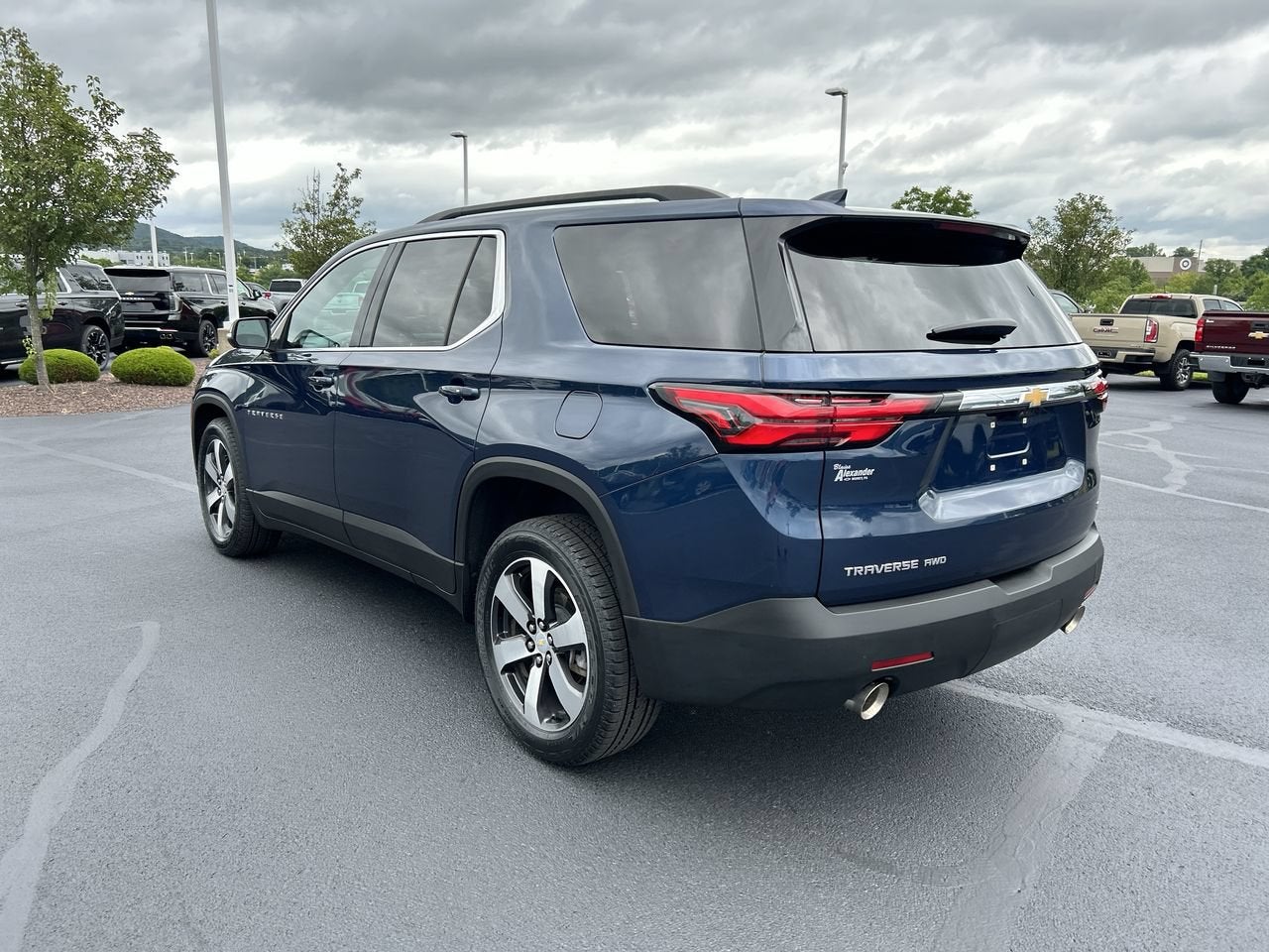 2023 Chevrolet Traverse LT Leather