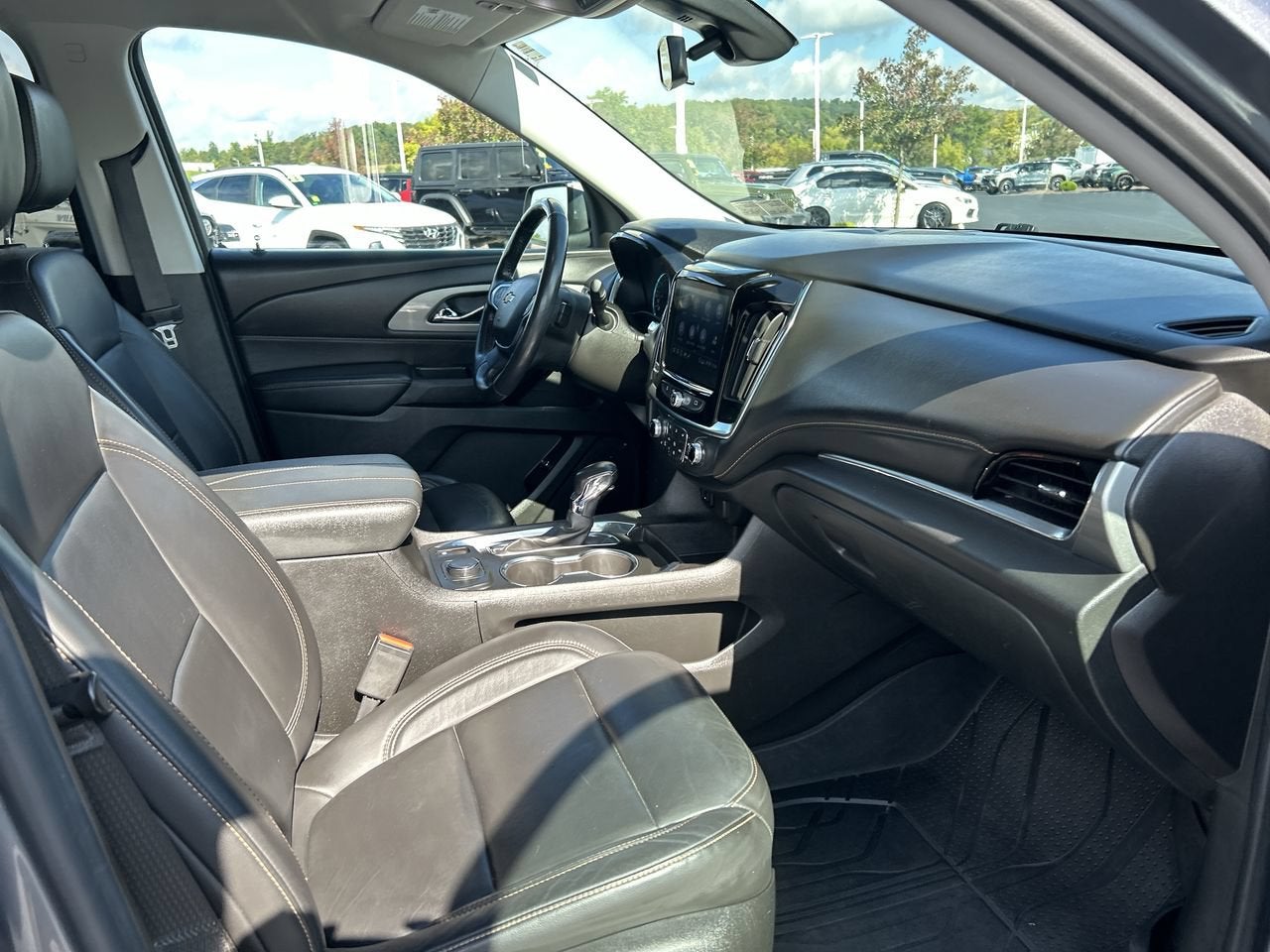 2021 Chevrolet Traverse LT Leather