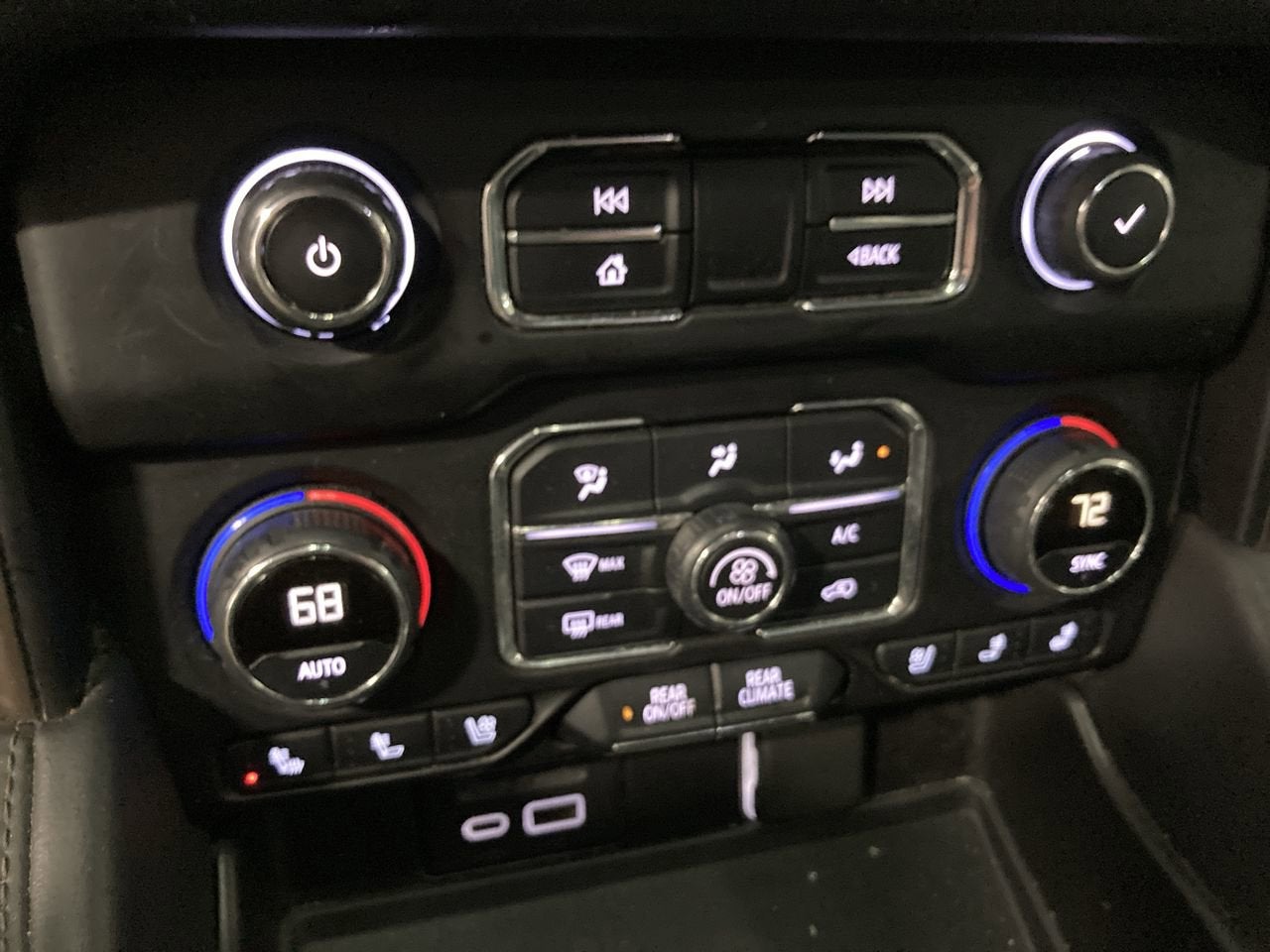 2021 Chevrolet Suburban High Country