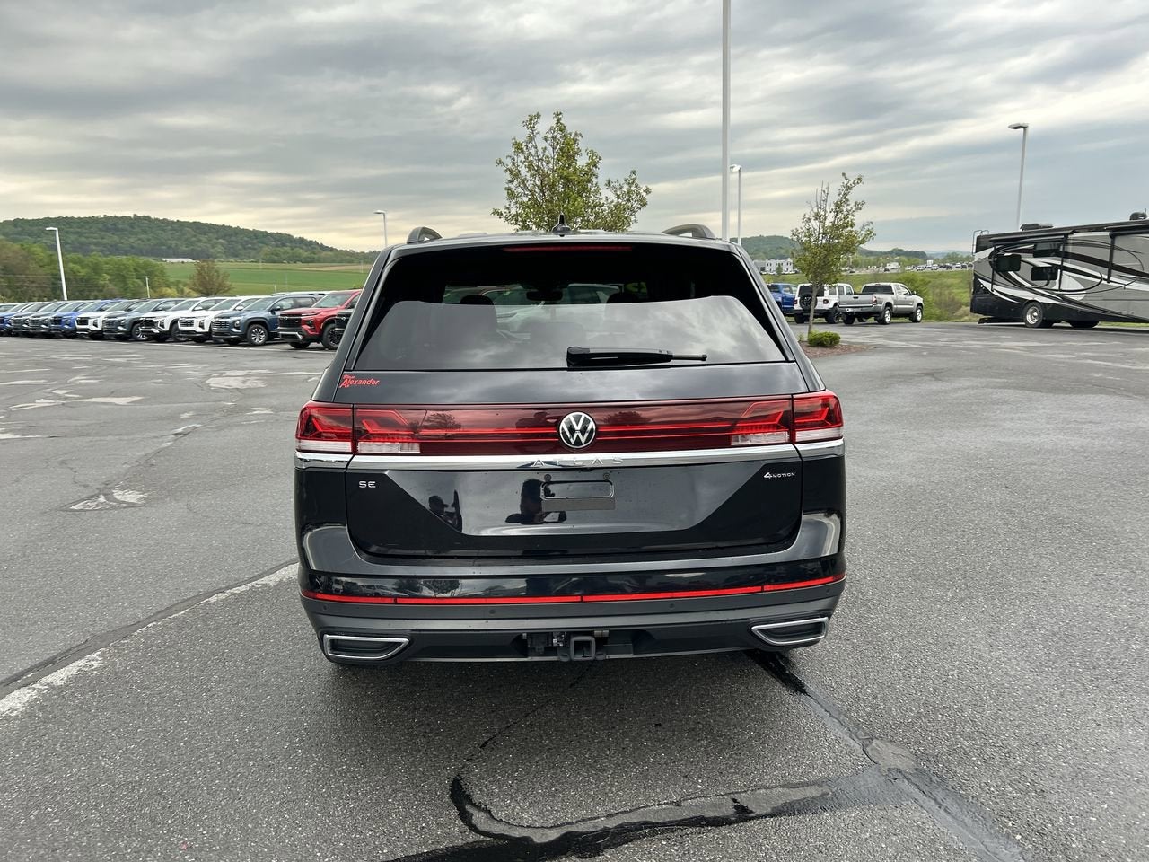 2025 Volkswagen Atlas 2.0T SE w/Technology