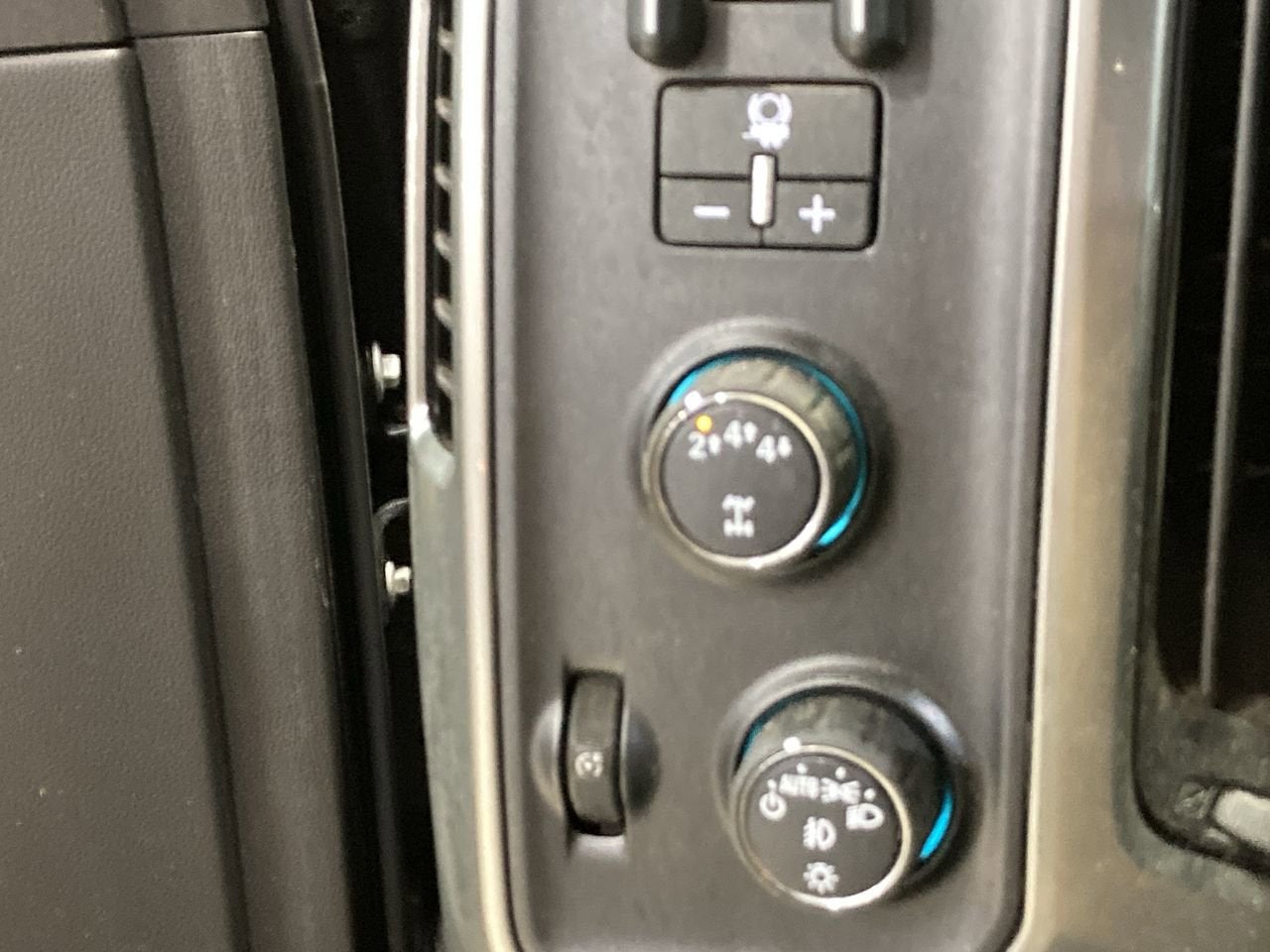 2021 Chevrolet Silverado MD LT