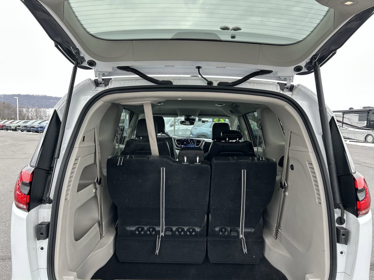 2024 Chrysler Pacifica Touring L