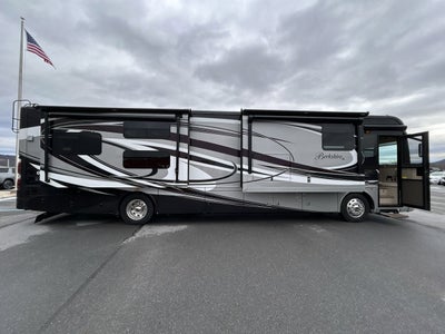 2015 FOREST RIVER BERKSHIRE XL 40BH