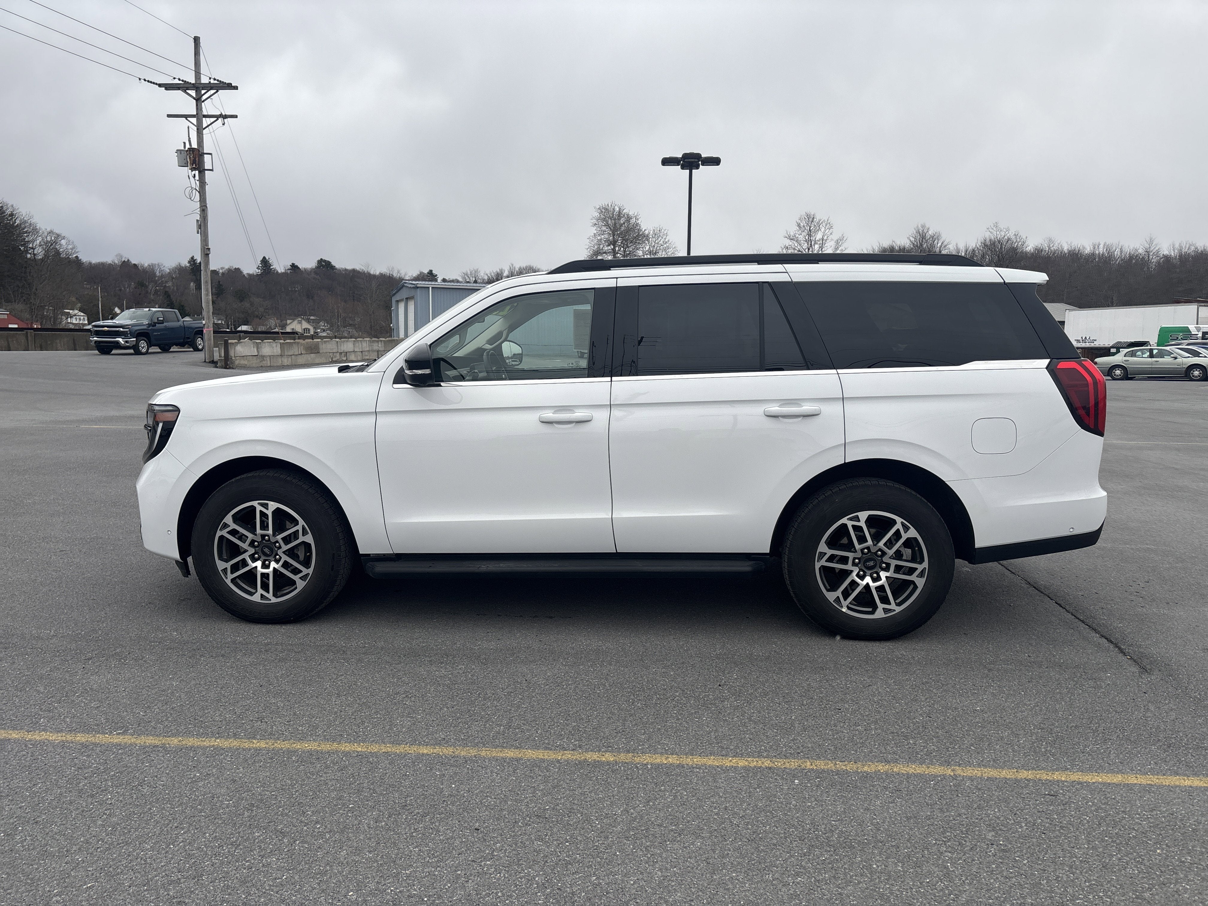 2025 Ford Expedition Active