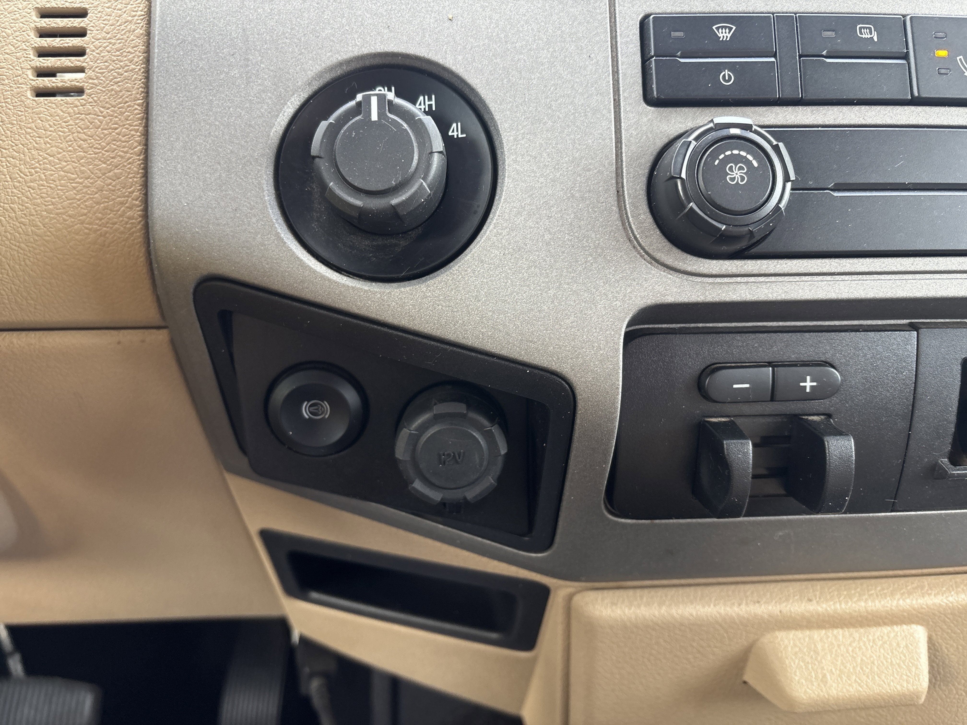 2016 Ford Super Duty F-350 DRW Lariat