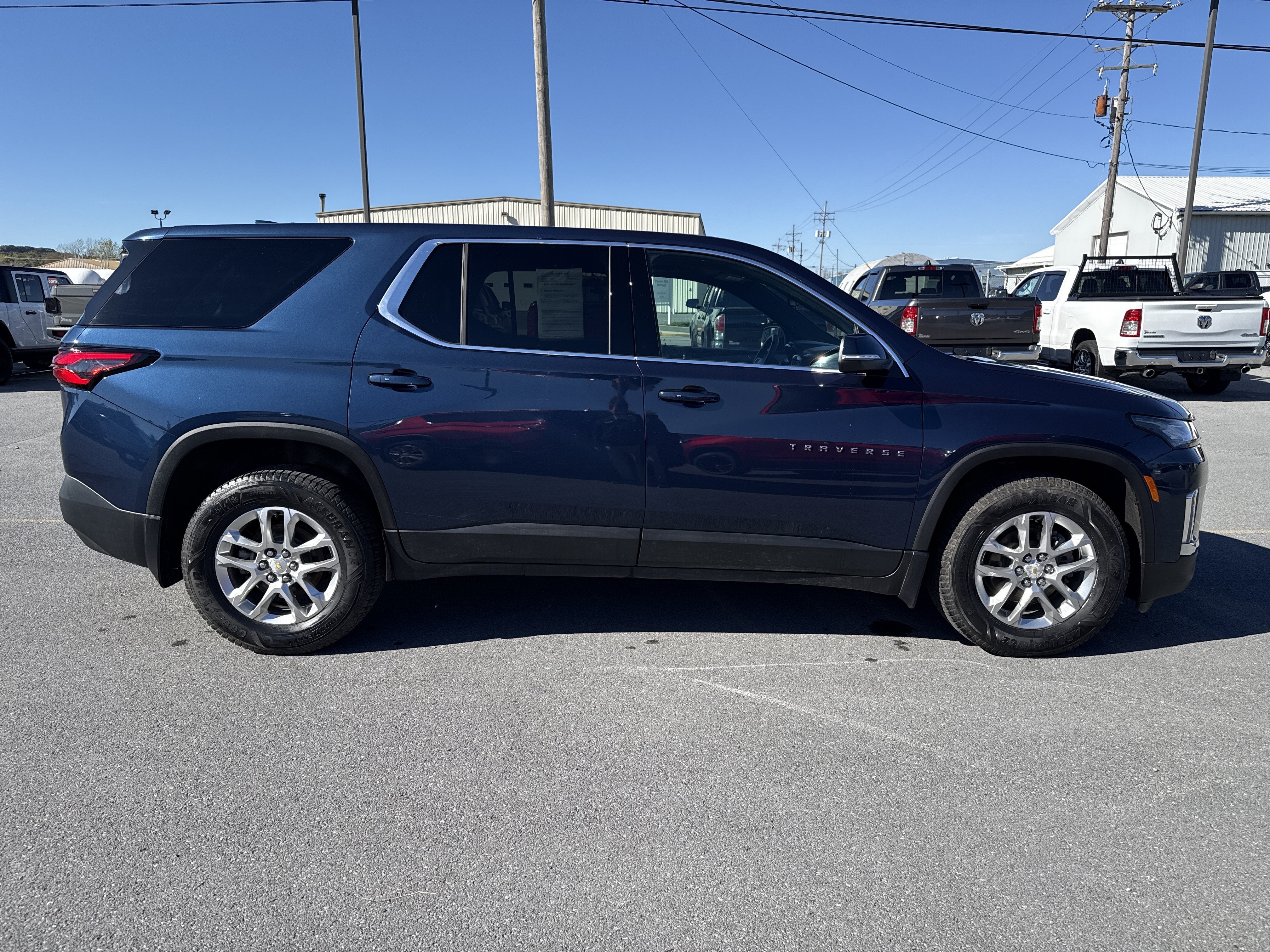 2023 Chevrolet Traverse LS
